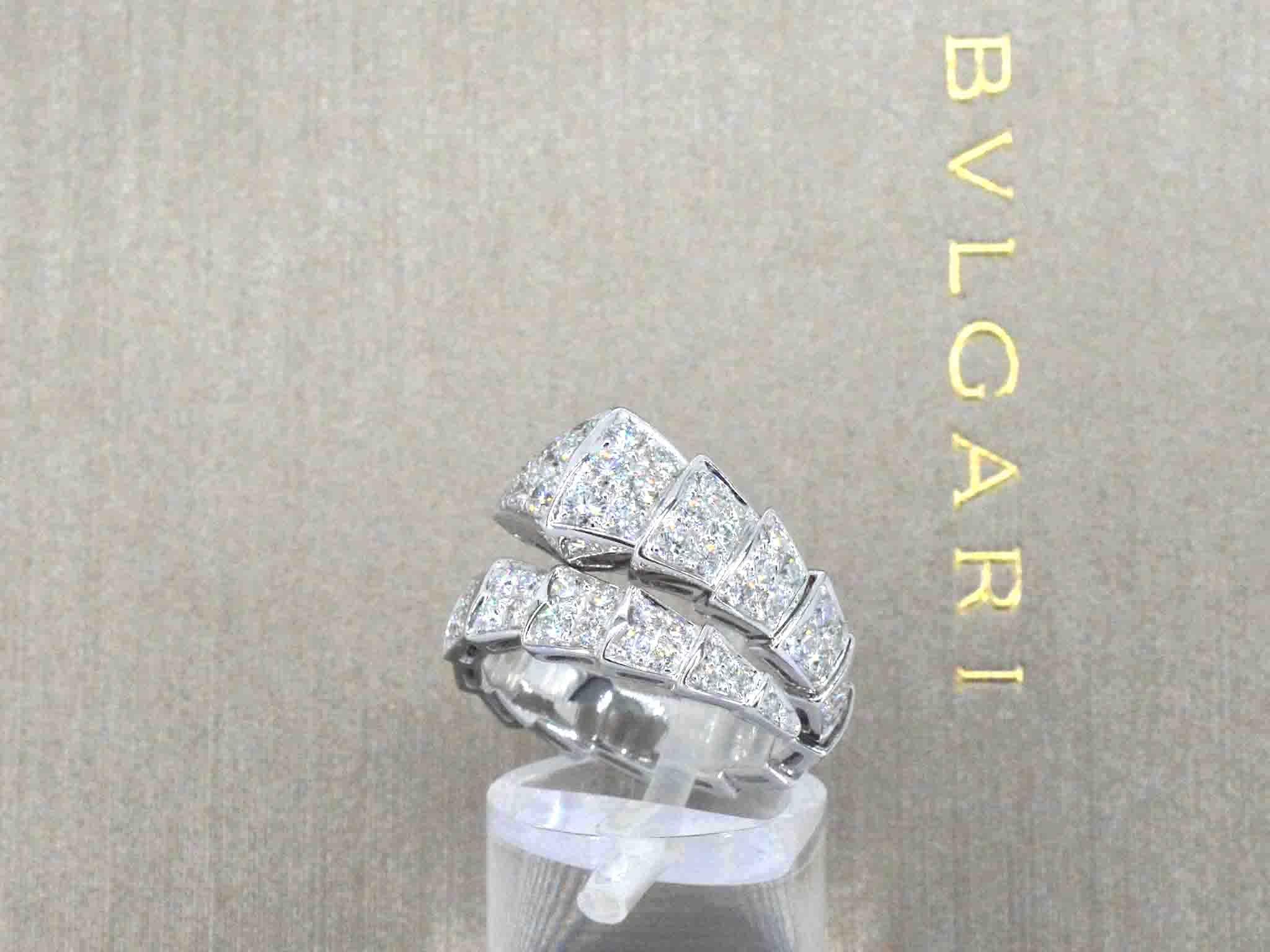 Brilliant Cut BVLGARI - Serpenti Viper ring pave with diamonds For Sale