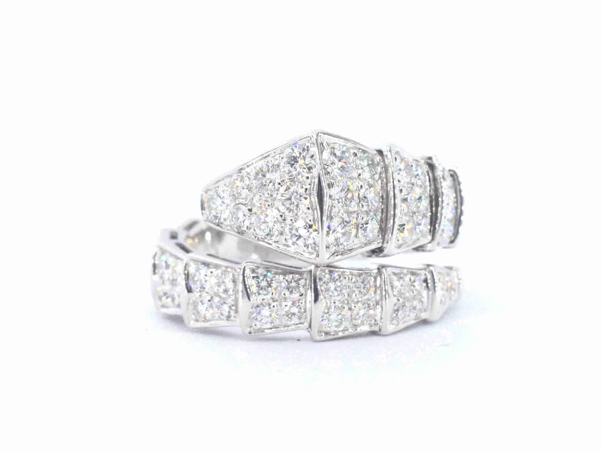 Women's or Men's BVLGARI - Serpenti Viper ring pave with diamonds For Sale