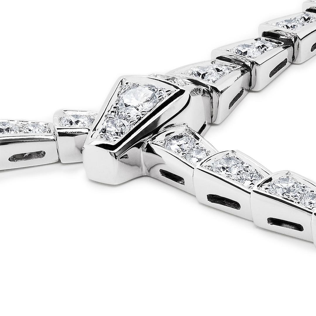 BVLGARI Serpenti Viper Slim Necklace Or blanc Full Pavé Diamants 351090 Unisexe en vente