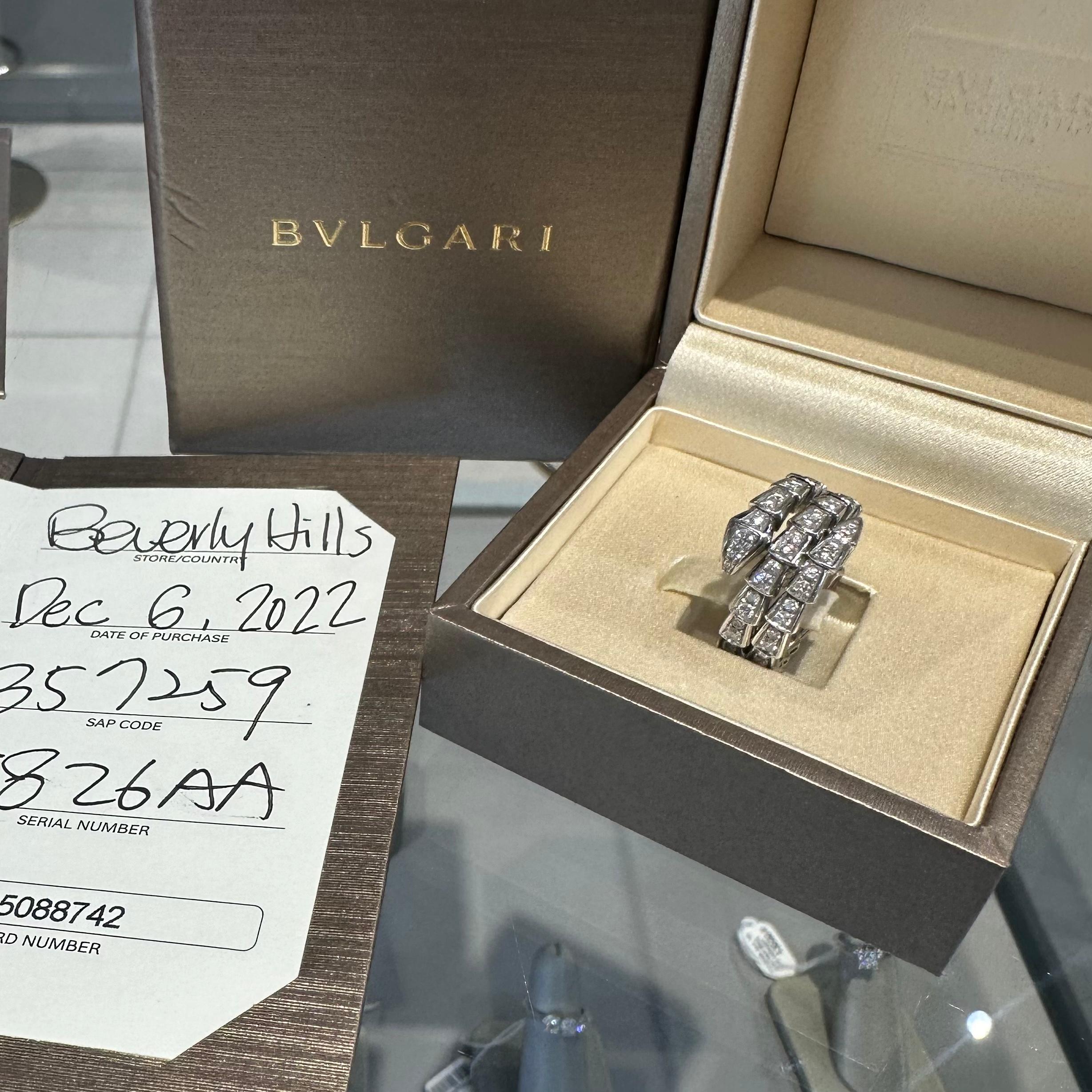 Bvlgari Serpenti Viper mit zwei Spulen aus 18 kt Weißgold, besetzt mit einem Diamanten im Vollpavé für Damen oder Herren