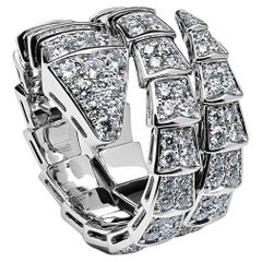 Anello Bvlgari Serpenti Viper in oro bianco con pavé di diamanti a due spirali 345226