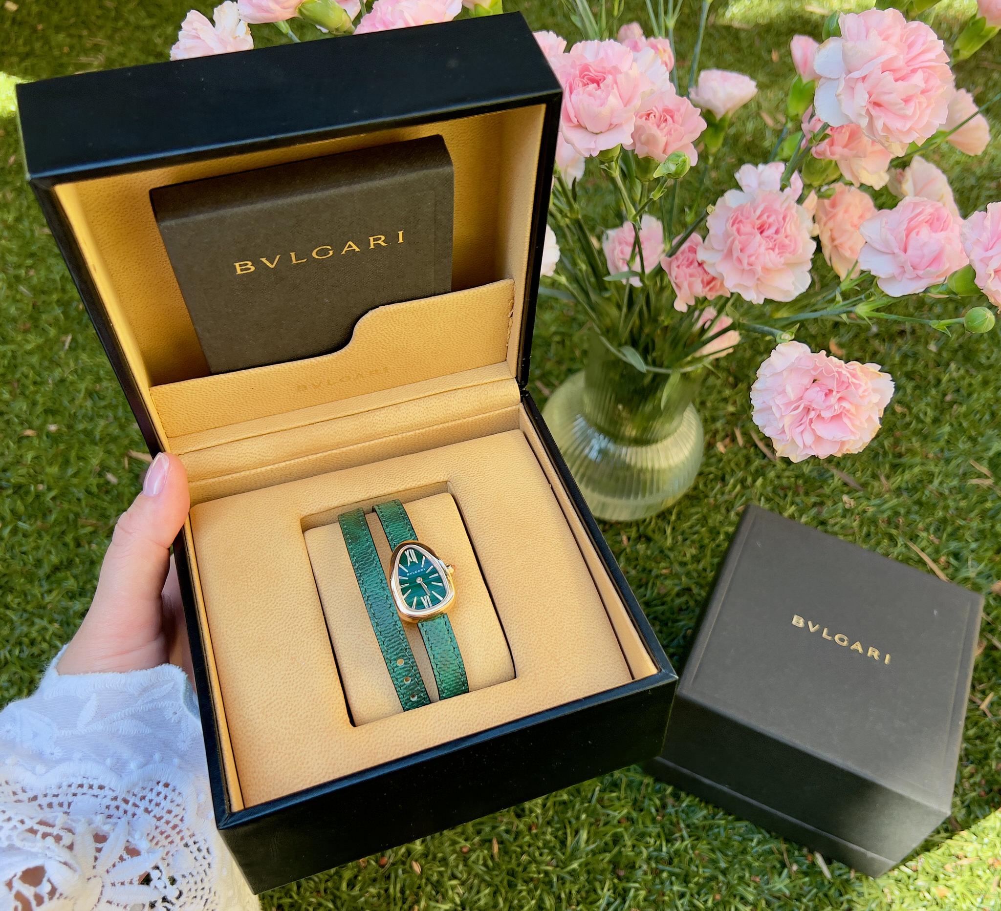 Brand: Bvlgari
Model: Serpenti
Dial: Green
Gemstones: Rubelite
Model Number: 102726
It comes with the Original Box and Papers
Movement: Quartz
Metal: 18K Rose Gold
Strap: Double Spiral Green Snake