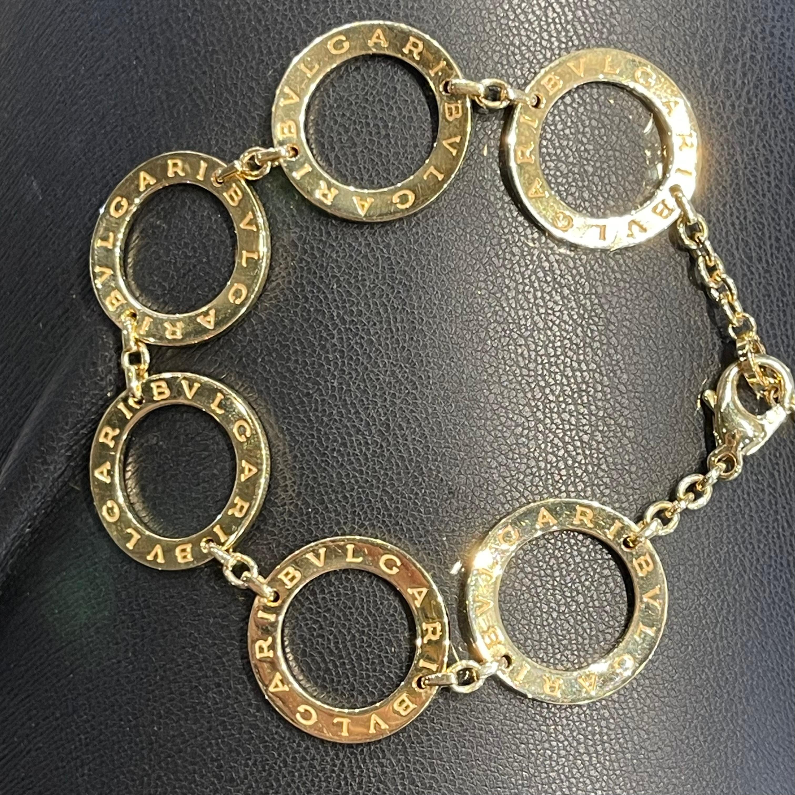 Designer: Bvlgari 

Collection: Bvlgari Singature 

Metal: Yellow Gold 

Metal Purity: 18k   

Length: Approx. 8 in

Total Item Weight (grams): 28.5 g

Hallmarks: Bvlgari; Au 750

Includes:  24 Months Brilliance Jewels Warranty

                    