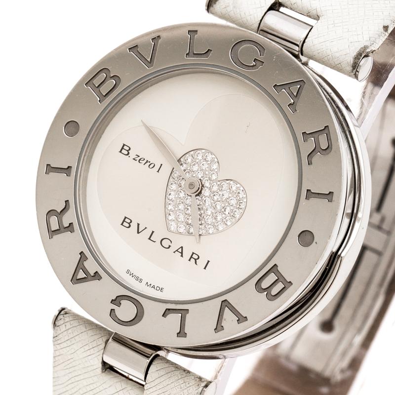 Exhibit this well-crafted timepiece from Bvlgari on your wrist and be ready to receive compliments. Swiss made, it is held by a bracelet made from leather. The B.Zero1 watch follows a quartz movement and has a stainless steel case with a magnificent