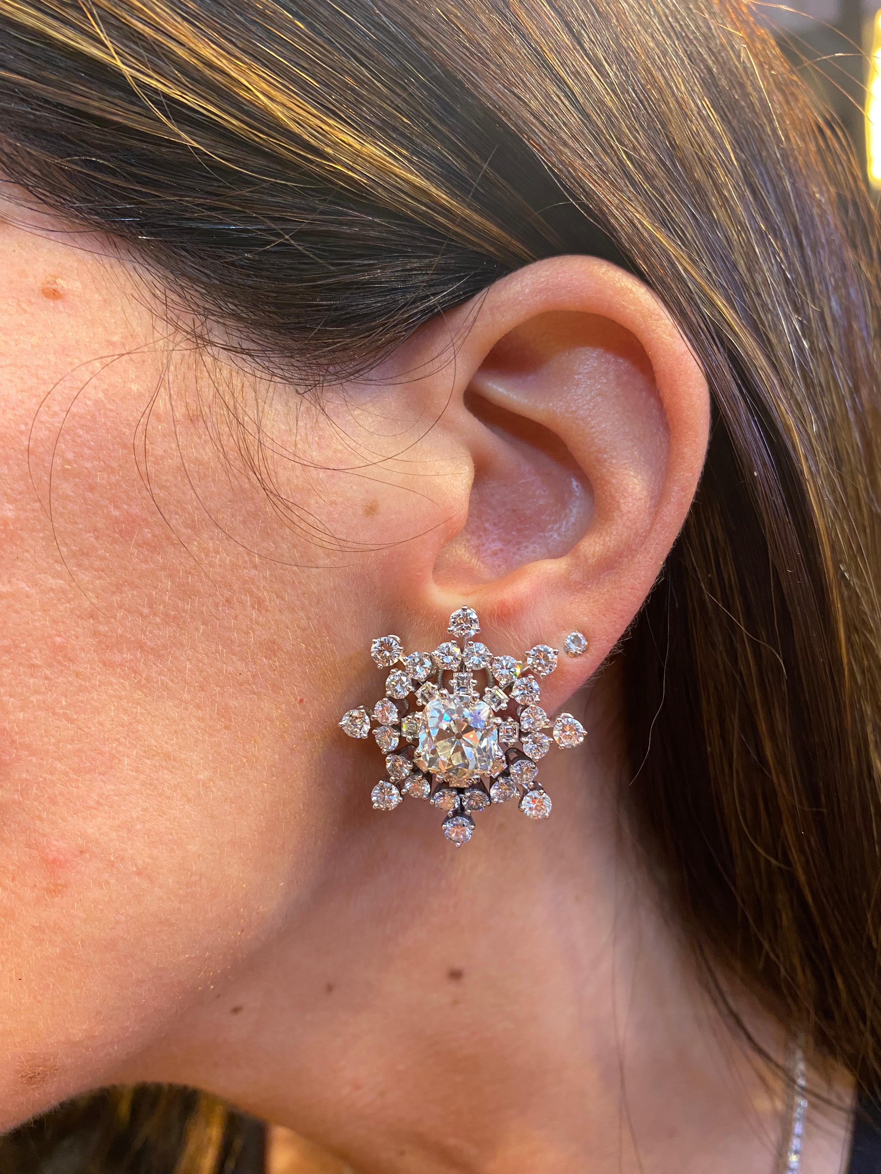Bvlgari Snowflake Diamond Earrings In Excellent Condition For Sale In New York, NY