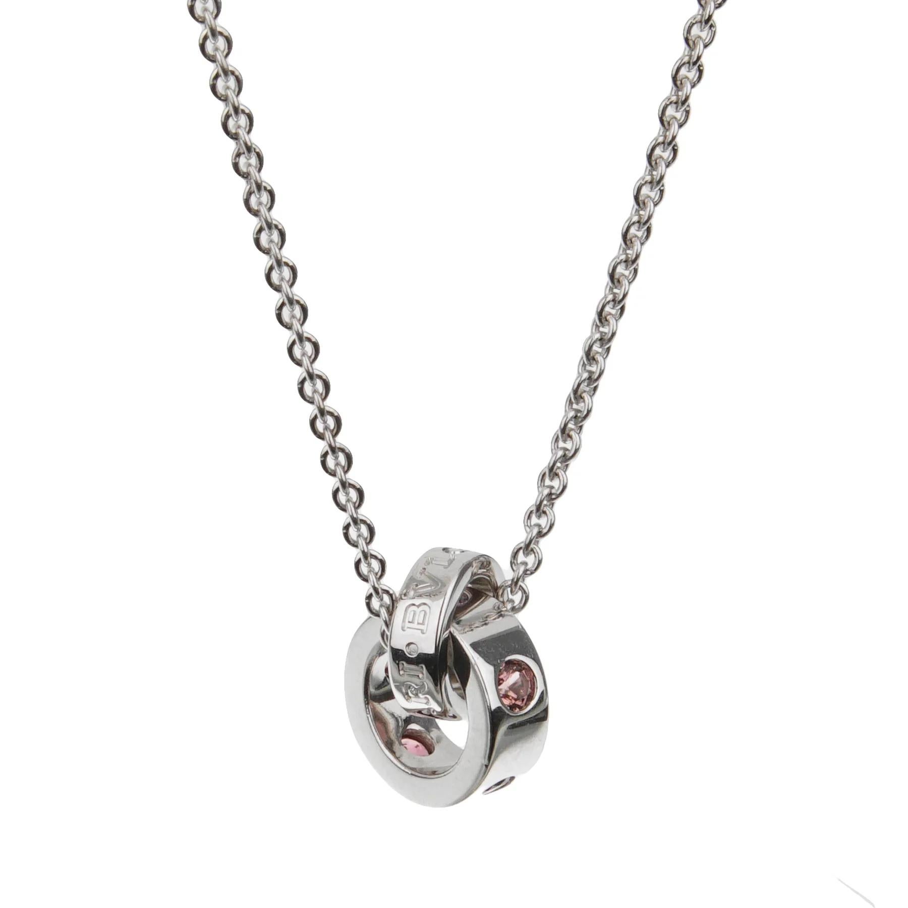 Crafted from 18k white gold, this necklace features a beautifully polished finish that enhances its luxurious appeal. The necklace’s delicate chain is both refined and sturdy, ensuring durability while maintaining a lightweight feel for comfortable