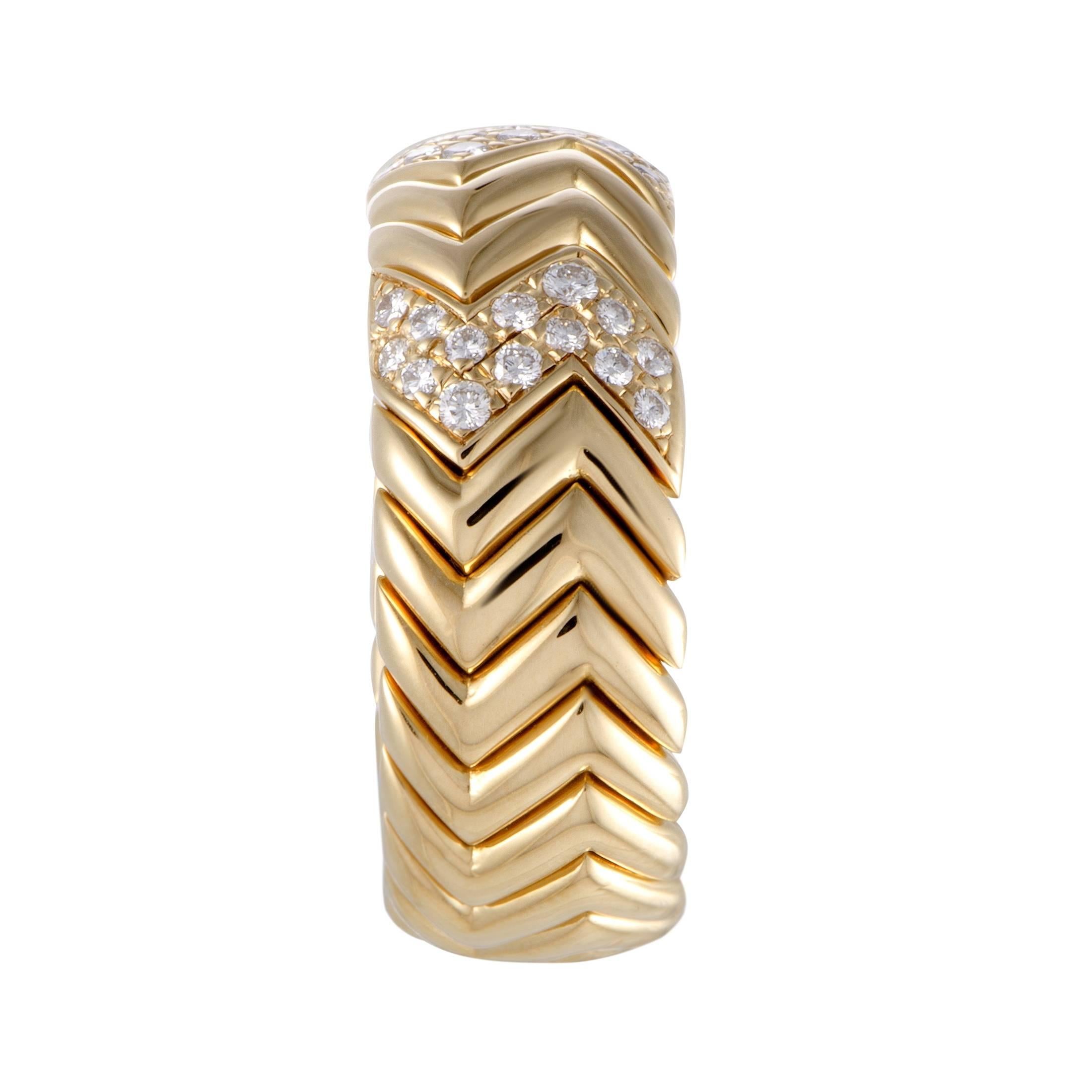 Bvlgari Spiga 18 Karat Yellow Gold Diamond Pave Band Ring In Excellent Condition In Southampton, PA