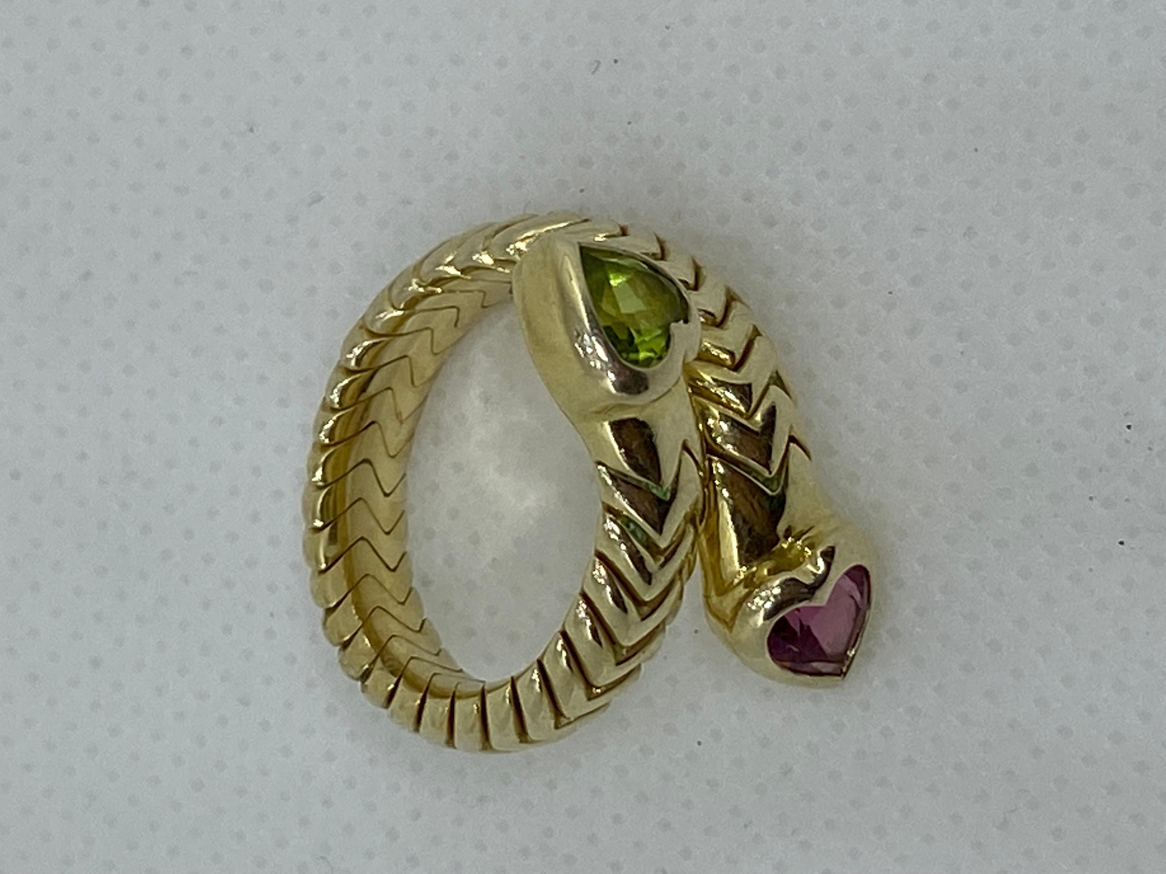 Bvlgari Spiga Herzringe aus 18 Karat Gelbgold mit Peridot und Turmalin im Angebot 1
