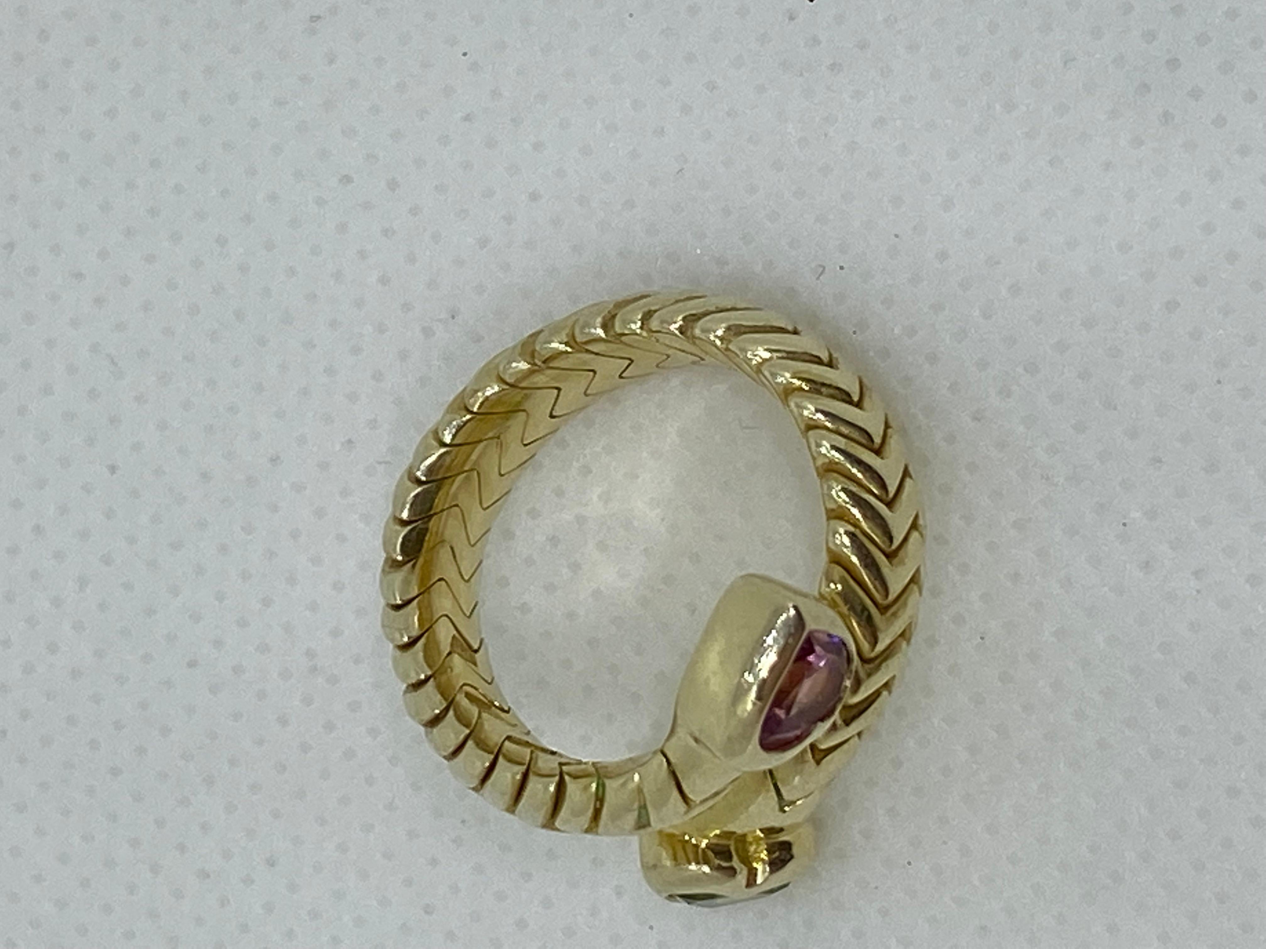 Bvlgari Spiga Herzringe aus 18 Karat Gelbgold mit Peridot und Turmalin im Angebot 2