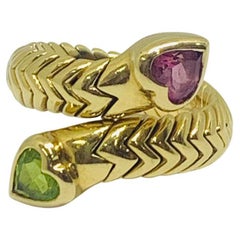 Bvlgari Spiga Herzringe aus 18 Karat Gelbgold mit Peridot und Turmalin