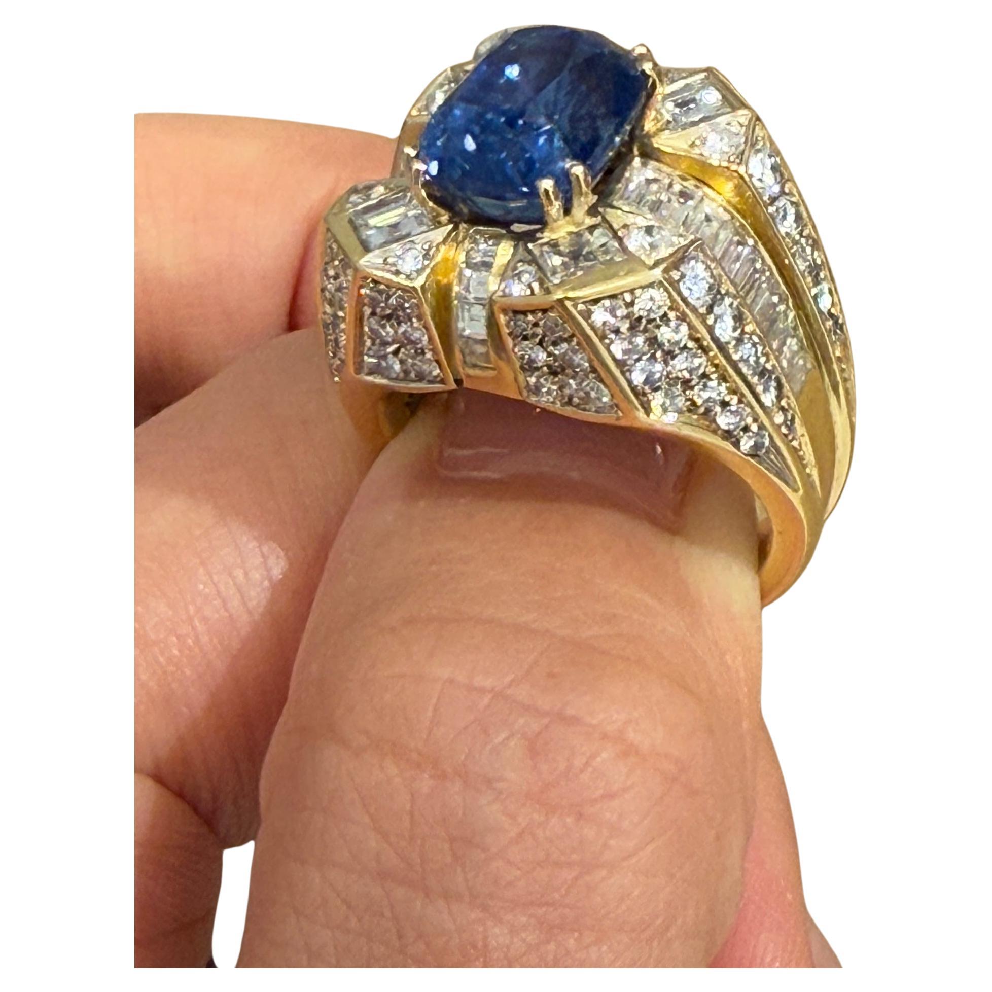 Bvlgari Sri Lankan Sapphire and Diamond Ring in 18 Karat Gold, circa 1980s–1990s For Sale
