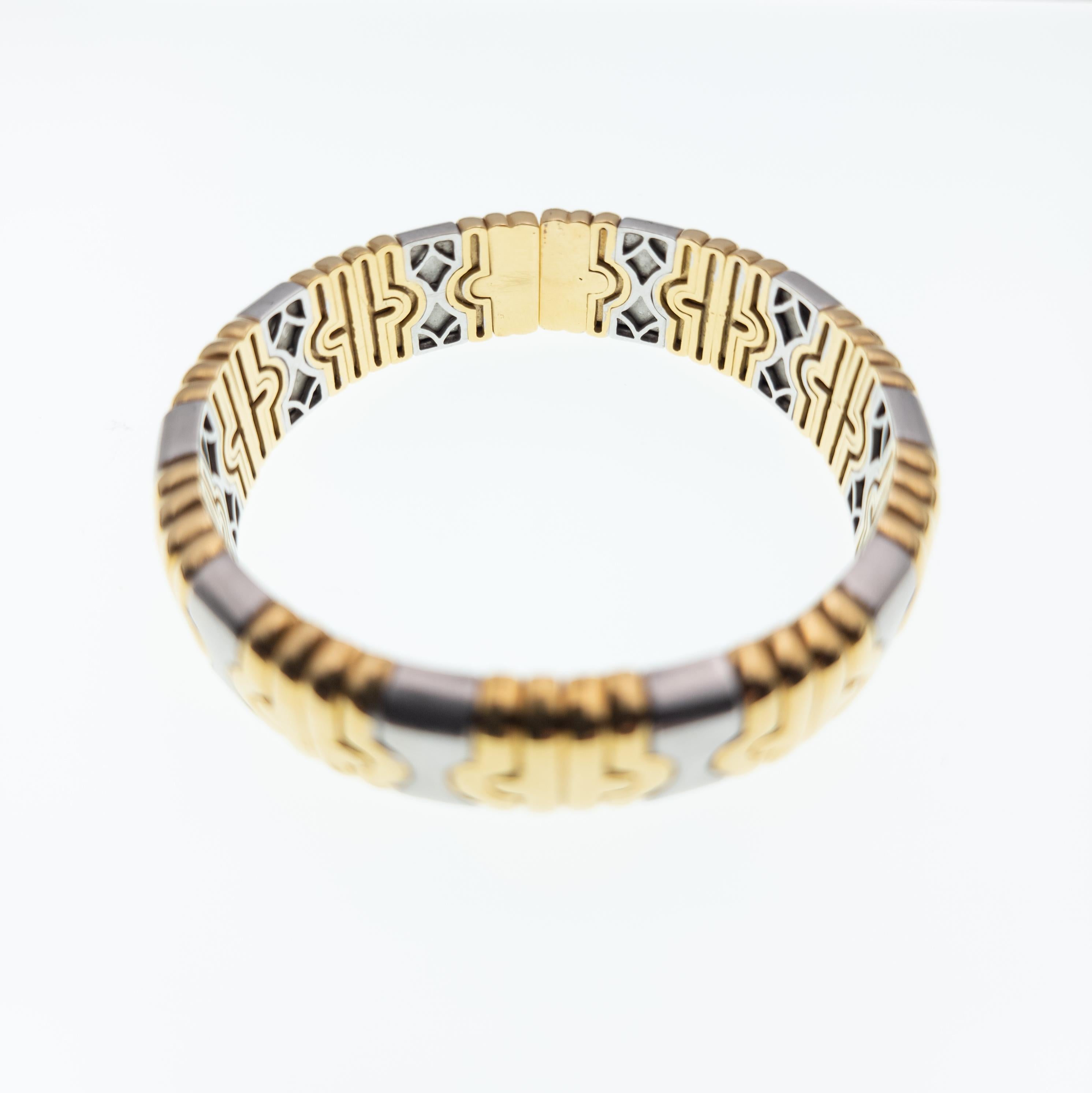 Contemporain Bracelet à charnières Parentesi de style Bvlgari en or 18 carats et acier en vente