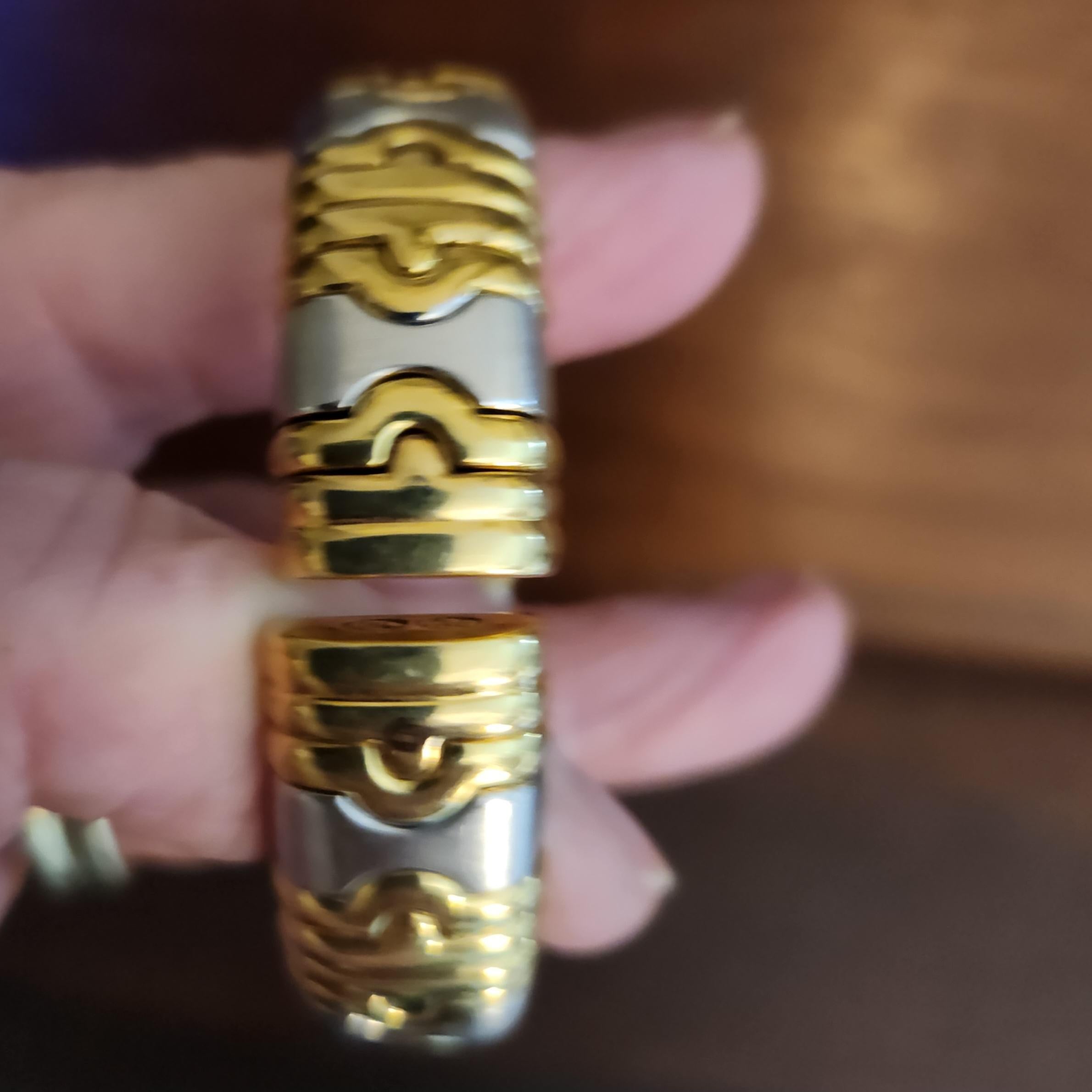 Bracelet à charnières Parentesi de style Bvlgari en or 18 carats et acier en vente 2