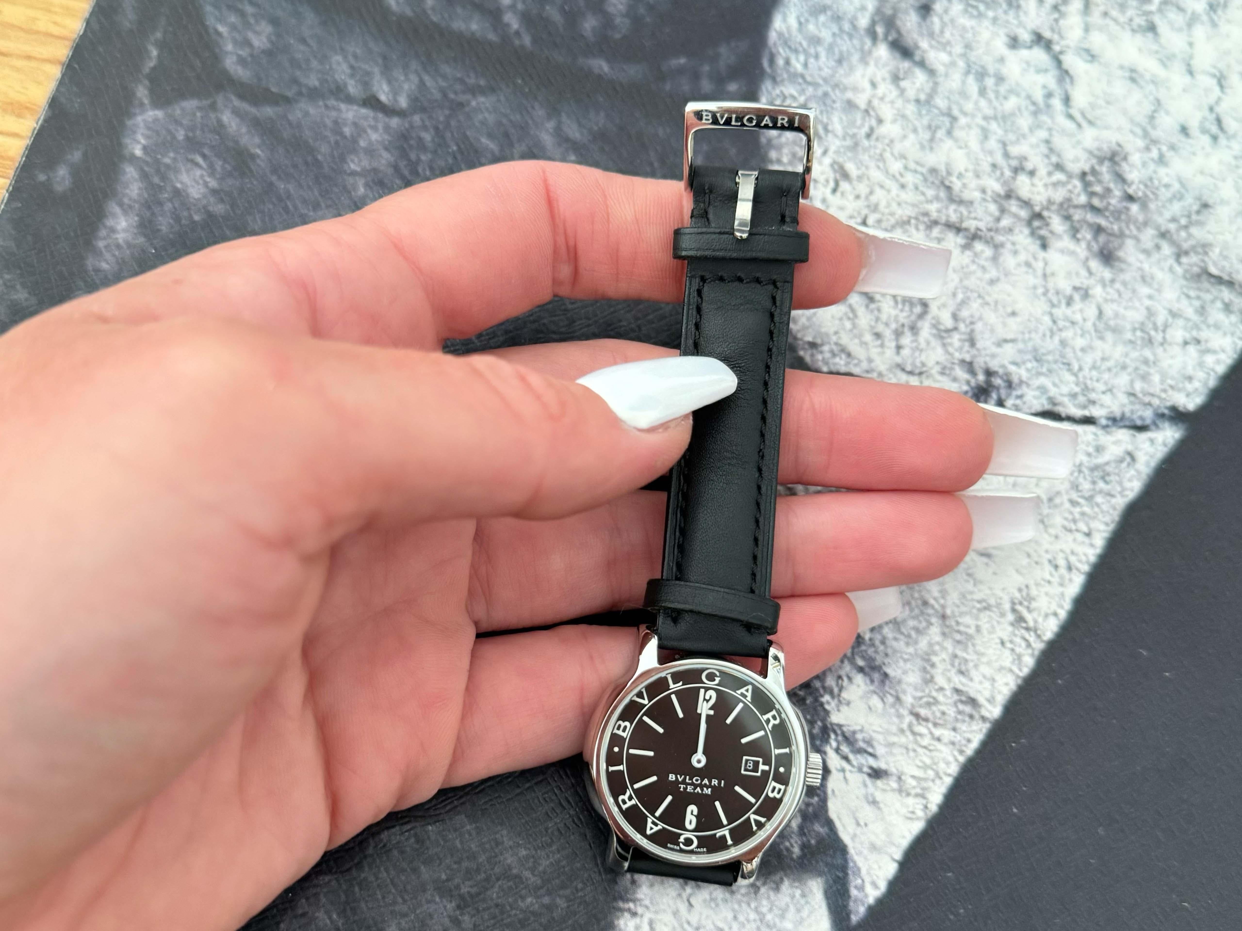 Moderne BVLGARI Team Montre à bracelet en cuir 28 mm en vente