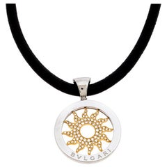 Bvlgari Collier à pendentif Tondo Sun en or jaune 18 carats et diamants 0,67 carat