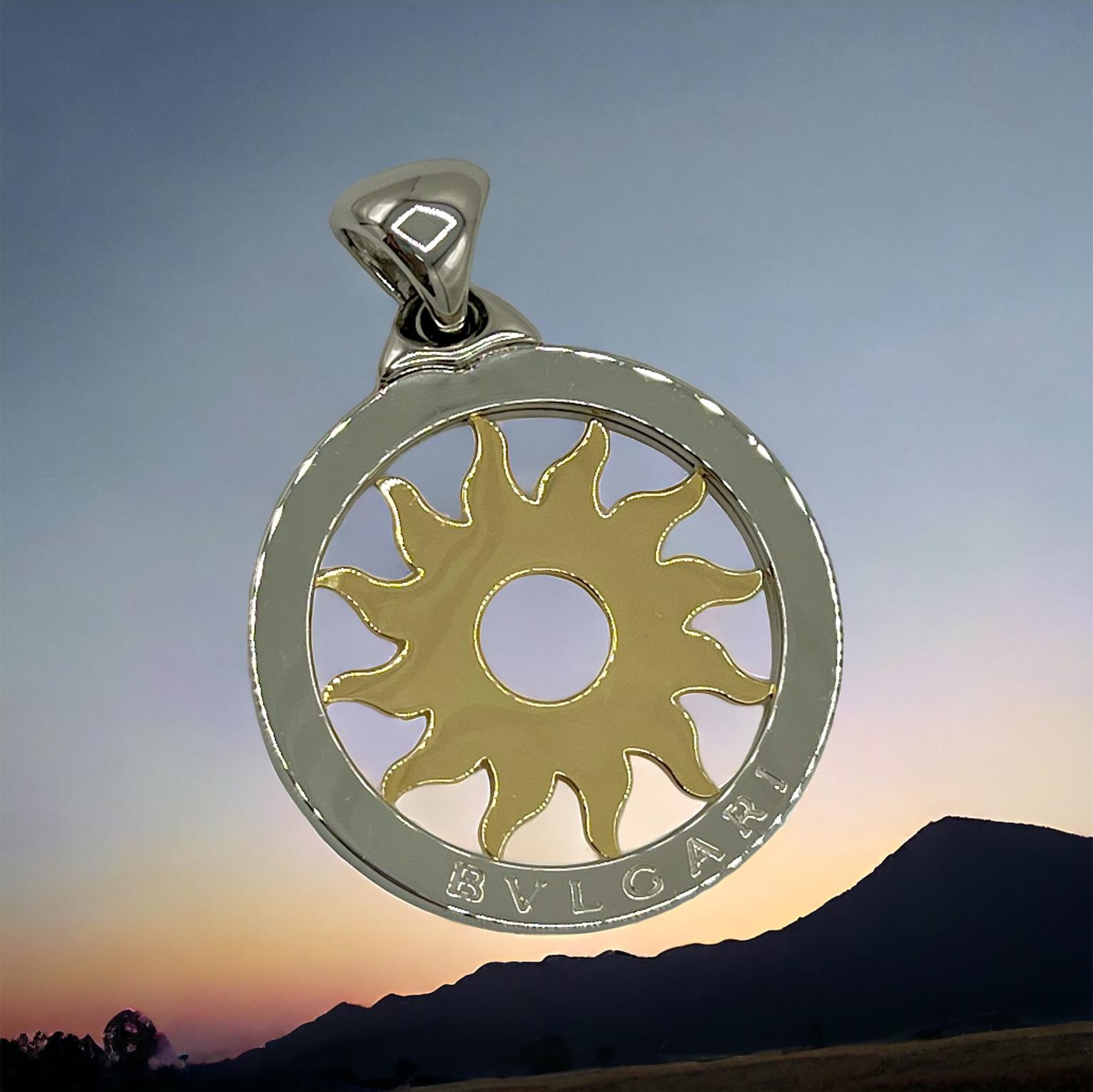 pendant signed by Bvlgari “Tondo” sun

in 18-carat yellow gold and steel

total weight: 24.18 gr 

dimensions :

length 6 cm (including clasp)

width 4.5 cm