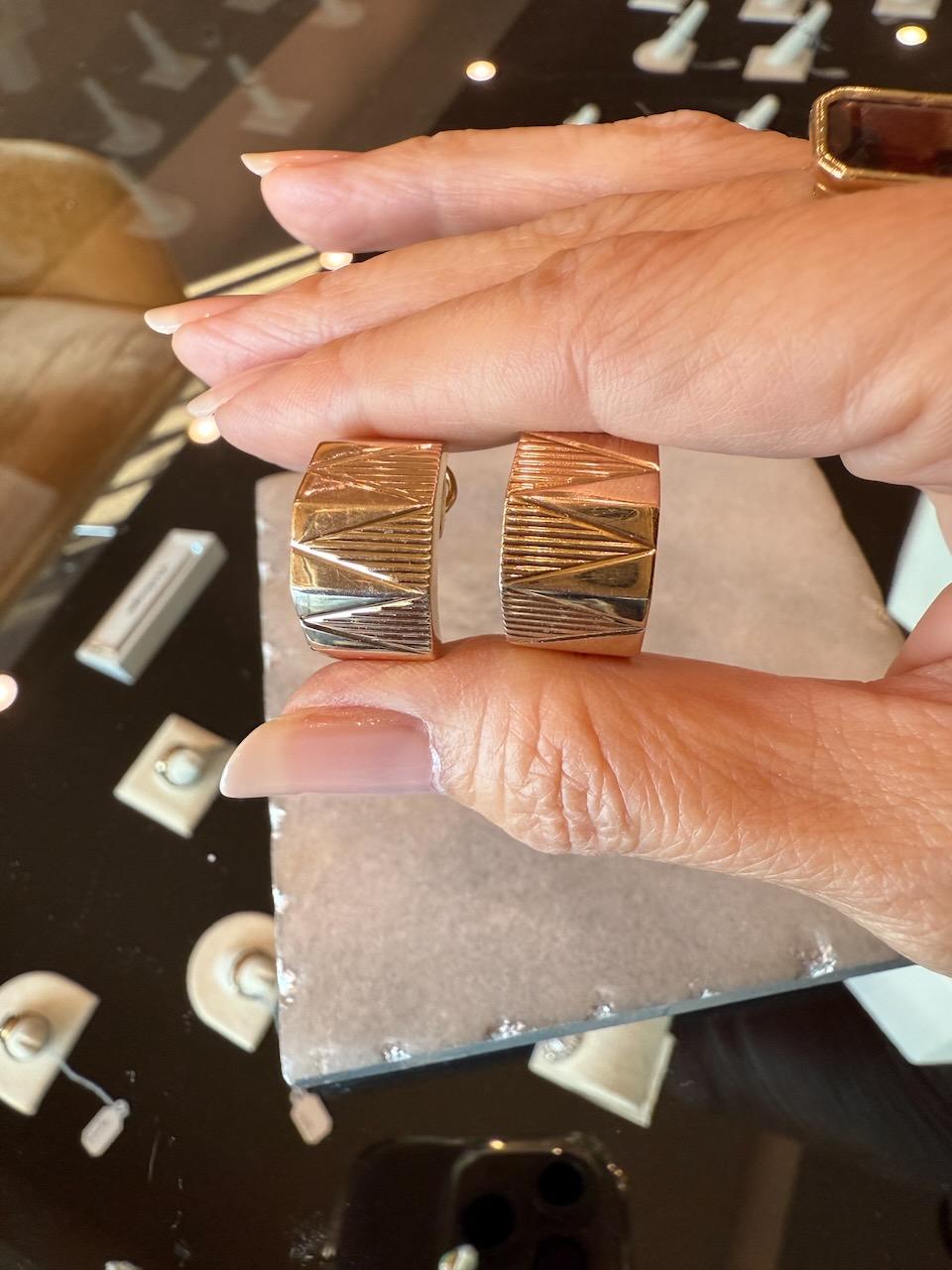 BVLGARI Tricolor 18K Gold Huggie Earrings with Box Retired en venta 4