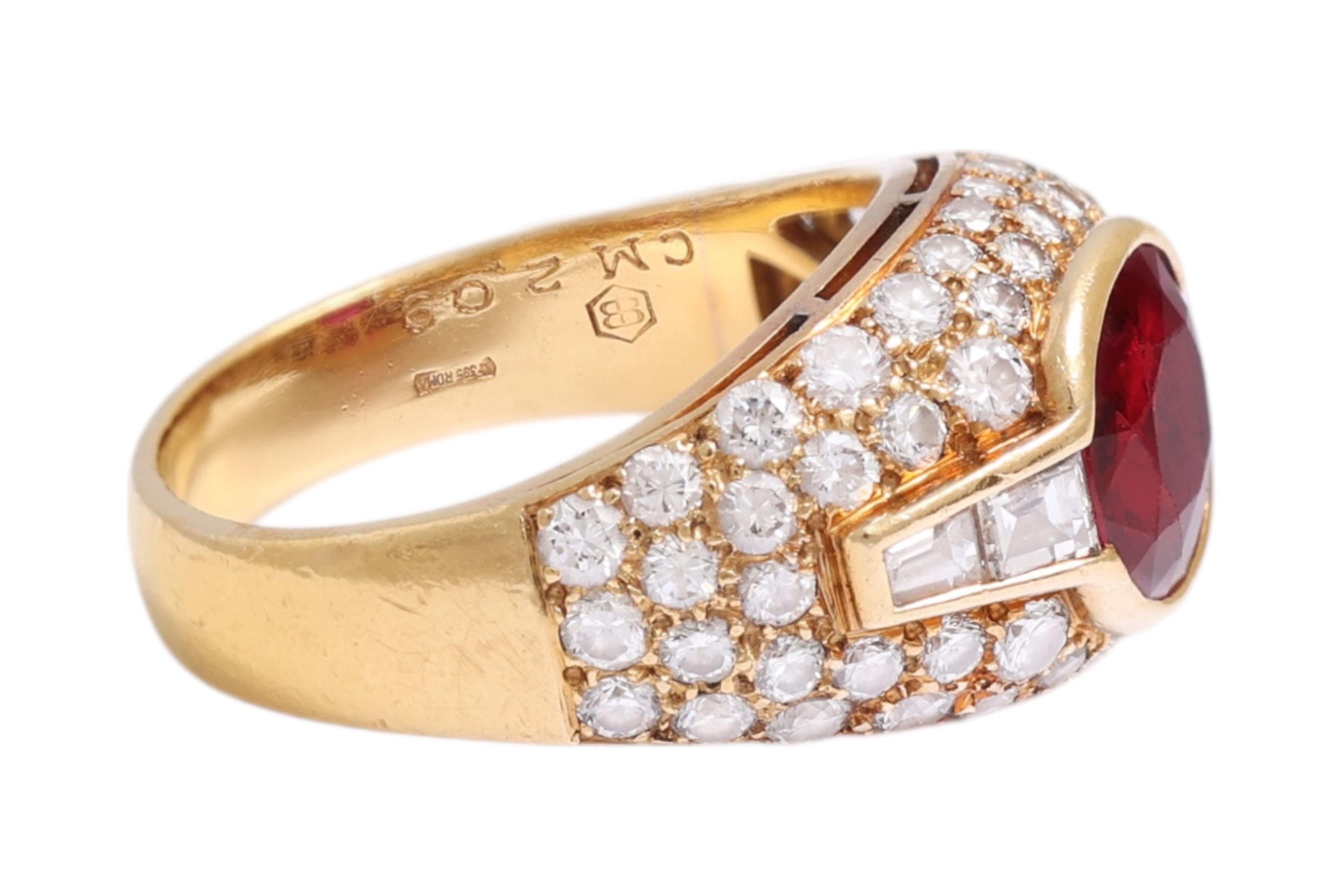 Artigiano Anello Bvlgari Trombino in oro giallo 18 carati con 2,09 carati di rubini e diamanti con certificazione GRS in vendita