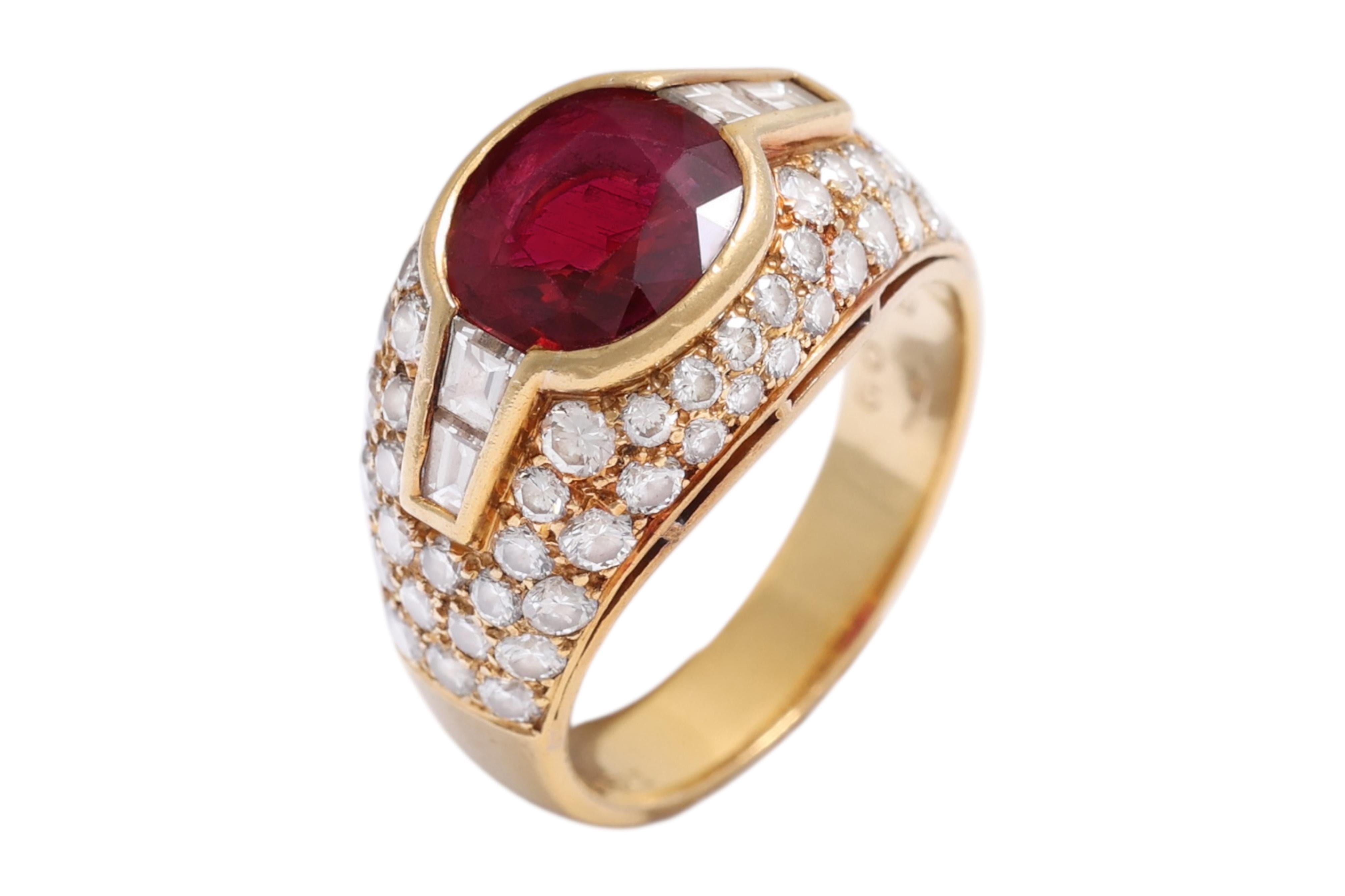 Anello Bvlgari Trombino in oro giallo 18 carati con 2,09 carati di rubini e diamanti con certificazione GRS In condizioni ottime in vendita a Antwerp, BE