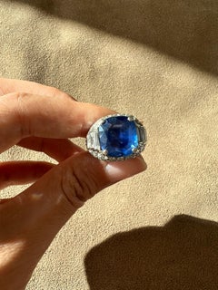 Bvlgari Trombino Ring with Burma no heat Sapphire and Diamonds in Platinum 1980s
