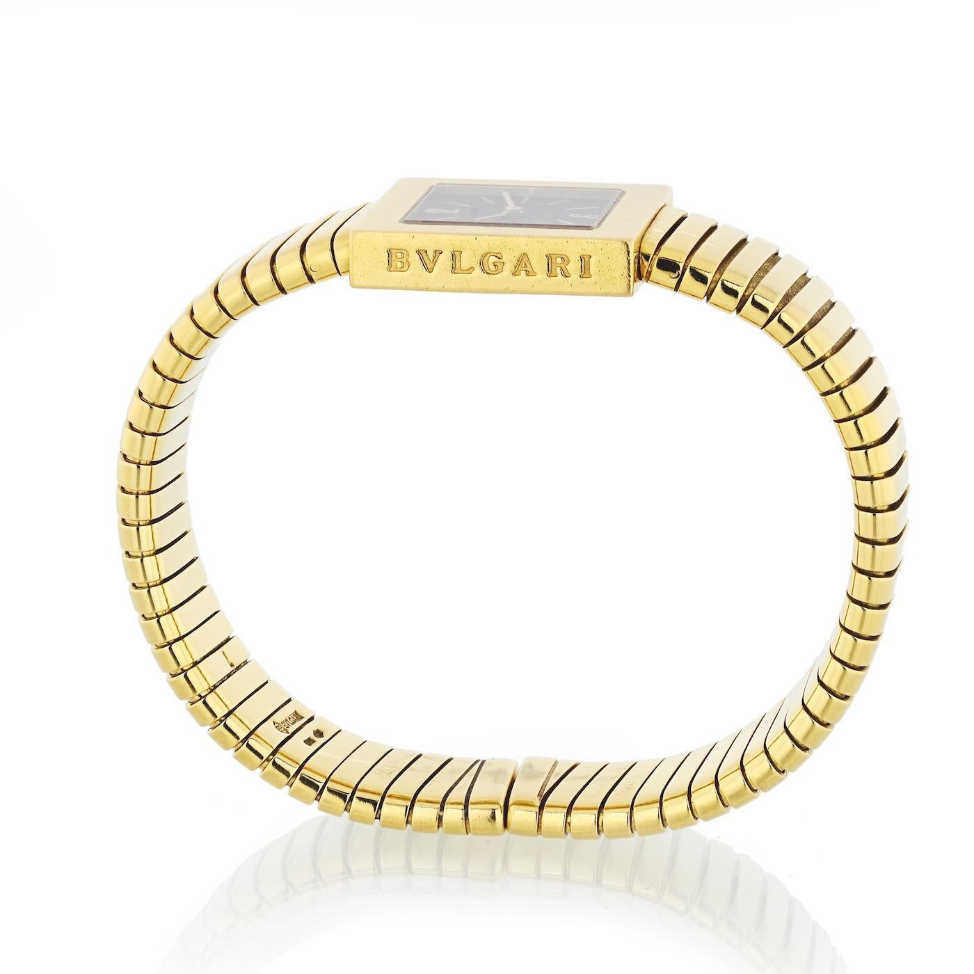 Bvlgari Tubogas 18 Karat Gelbgold Schwarze quadratische Vintage-Uhr mit quadratischem Zifferblatt im Zustand „Gut“ im Angebot in Aventura, FL