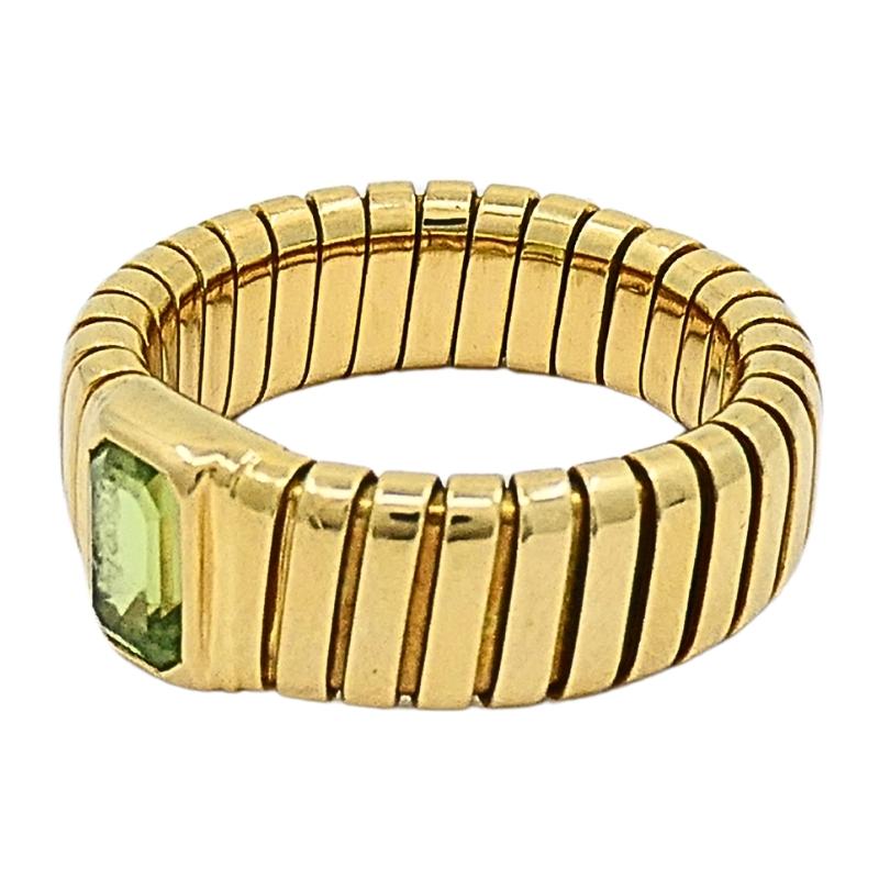 Bvlgari Tubogas 18k Gold Ring Peridot In Excellent Condition In Beverly Hills, CA