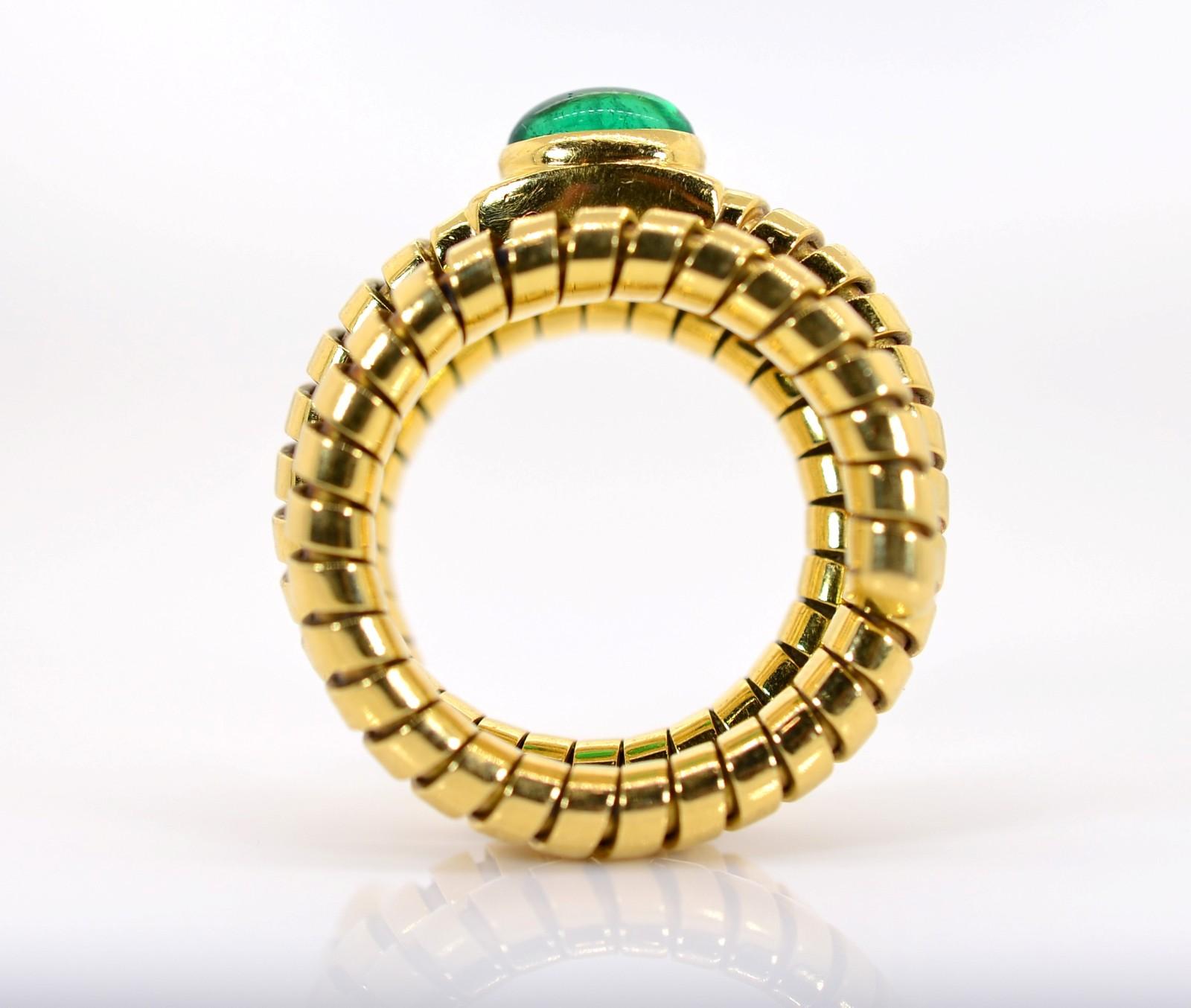 Modern Bvlgari Tubogas Emerald Gold Ring