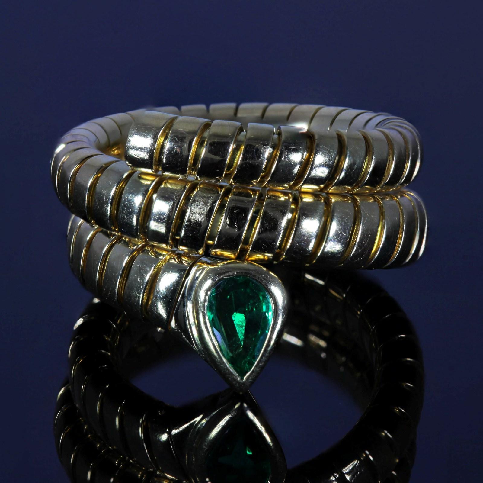 Bvlgari Tubogas Emerald Snake Ring In Good Condition In Beverly Hills, CA