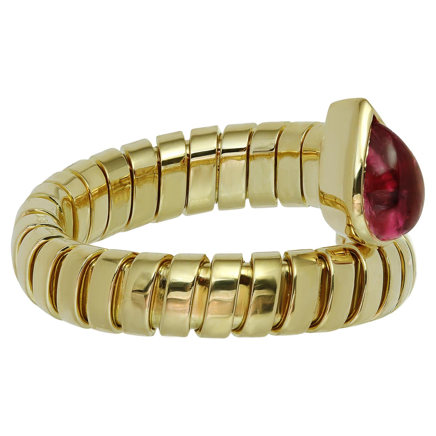 Bvlgari Tubogas Pink Tourmaline 18k Yellow Gold Ring In Excellent Condition For Sale In New York, NY
