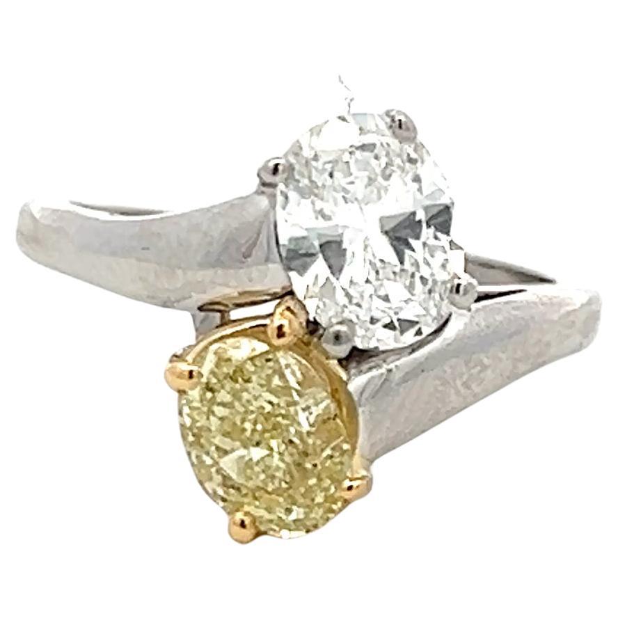 Bvlgari Two-Stone Ring in 18K Gold/Platinum With 2.01 Carat Diamond Size 7 en venta
