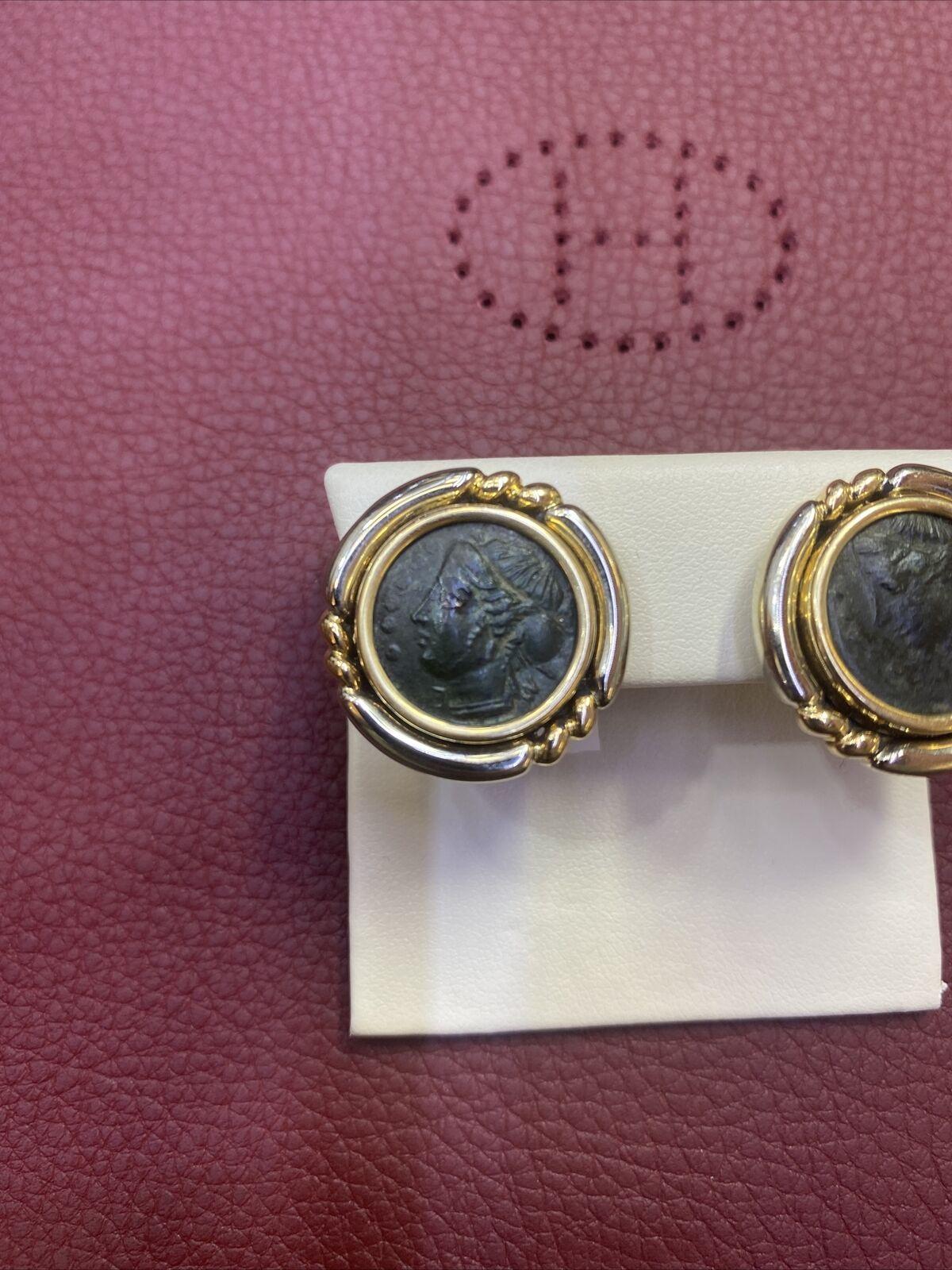 Bvlgari Two Tone 18k Gold Ancient Roman Coin Earrings.


A very rare pair of 18k two tone yellow gold and white gold Ancient Roman coin earrings by Bvlgari. Earrings are 20mm x 20mm. Marked: Bvlgari with Italian maker mark, 750. Weight - 26.6