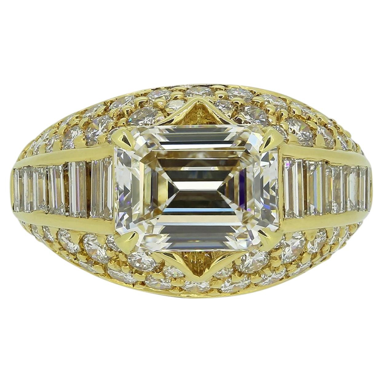 Bvlgari 3,02 Karat Smaragdschliff Diamant Trombino Ring im Angebot