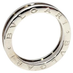 Bvlgari Unisex B.Zero1 Logo-Geätzter Bandring aus poliertem 18 Karat Weißgold 58