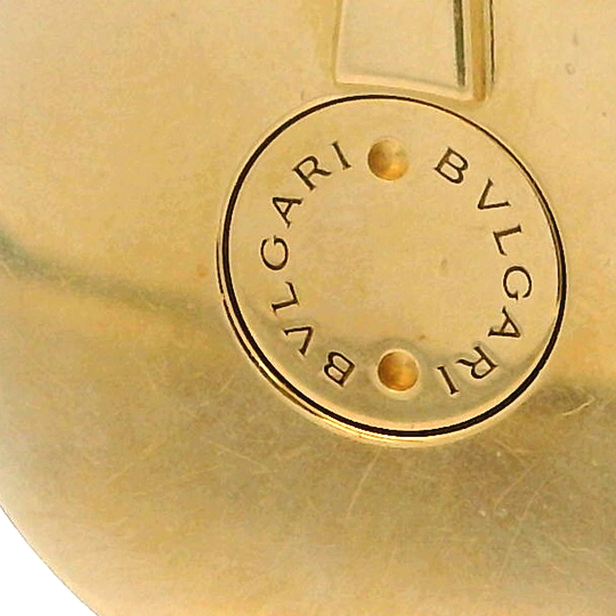 Bvlgari Vintage Italien Pendentif Roue en or jaune 18K et nacre en vente 2