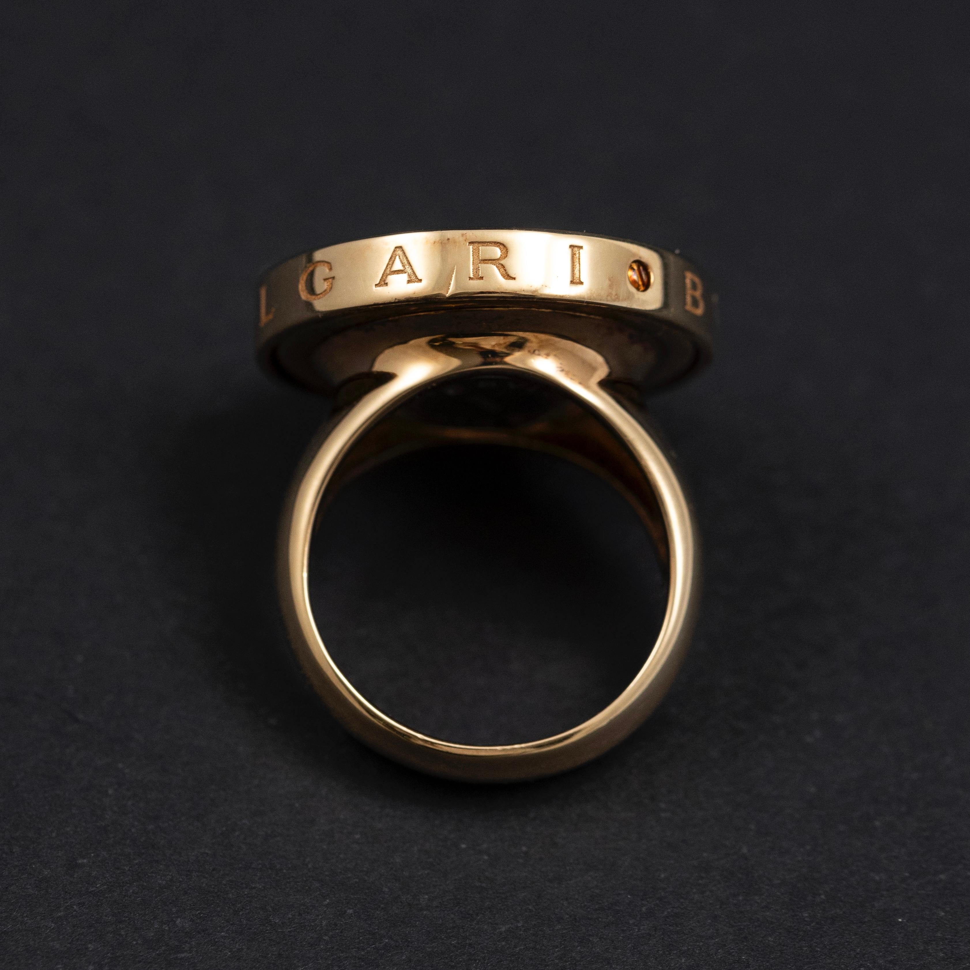 Bvlgari Anello ottico a rotazione in oro 18 carati vintage in madreperla, anni '90. in vendita 2