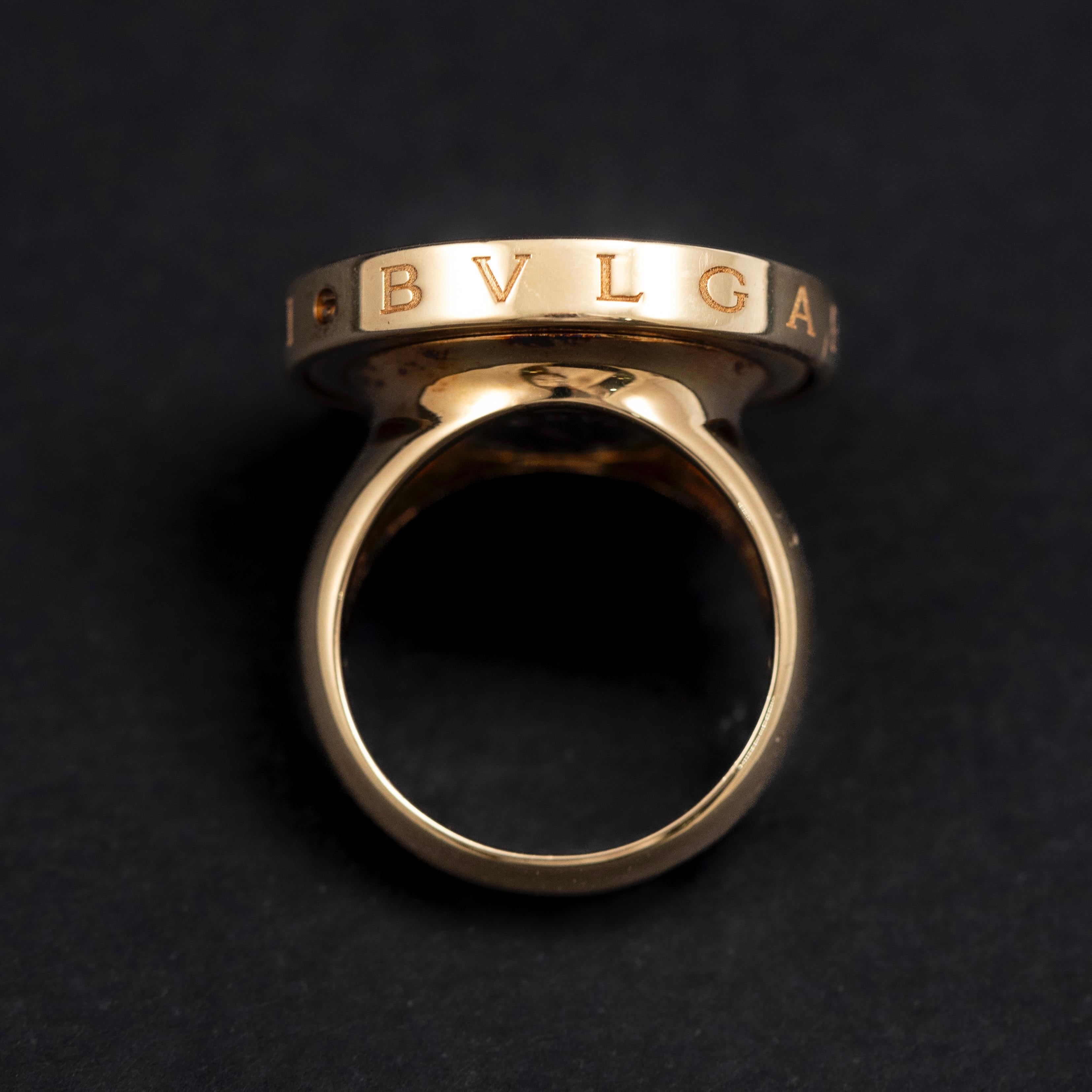 Bvlgari Anello ottico a rotazione in oro 18 carati vintage in madreperla, anni '90. in vendita 3