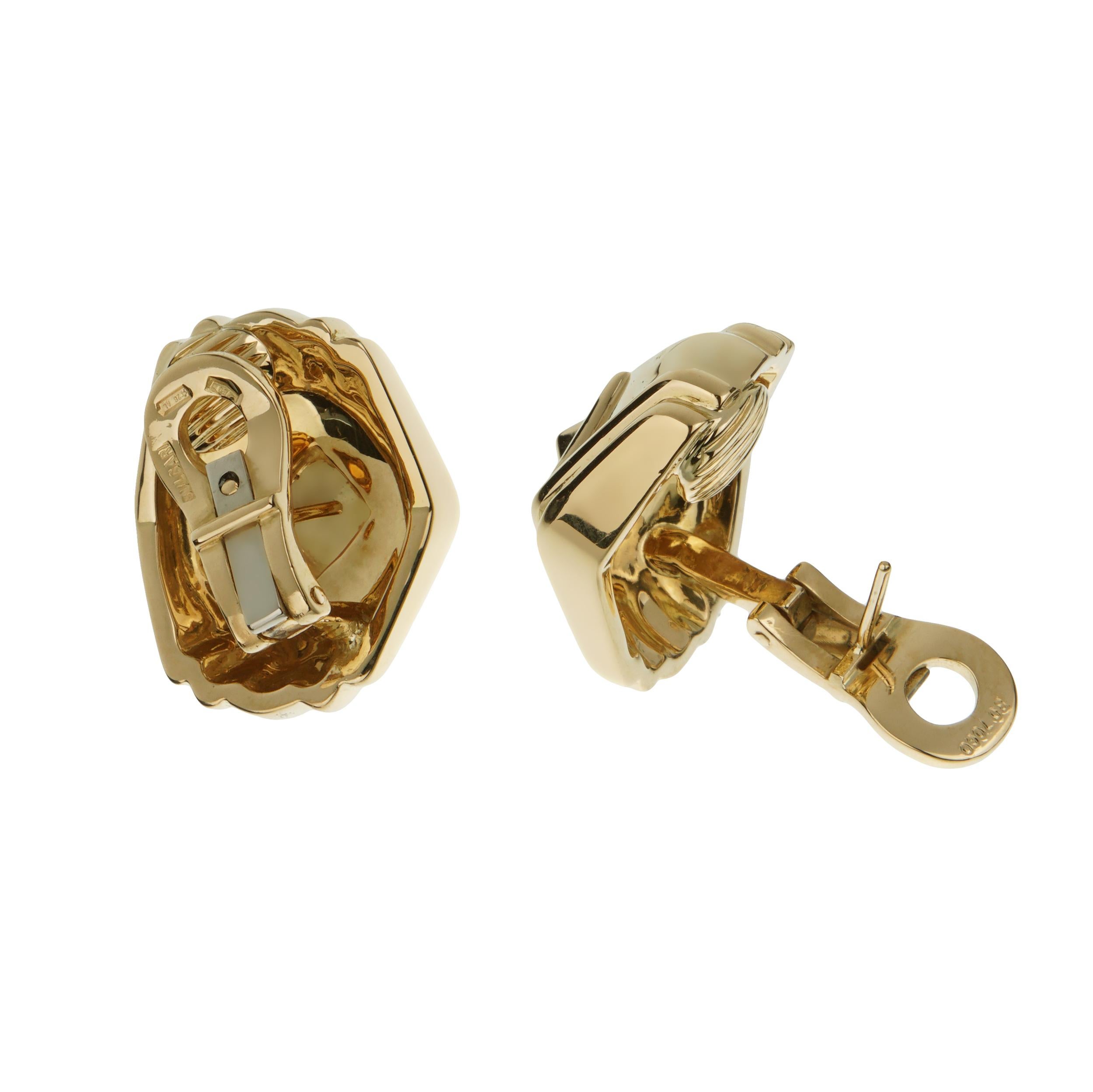 Women's or Men's Bvlgari Vintage Pyramid 18k Yellow Gold Earrings For Sale
