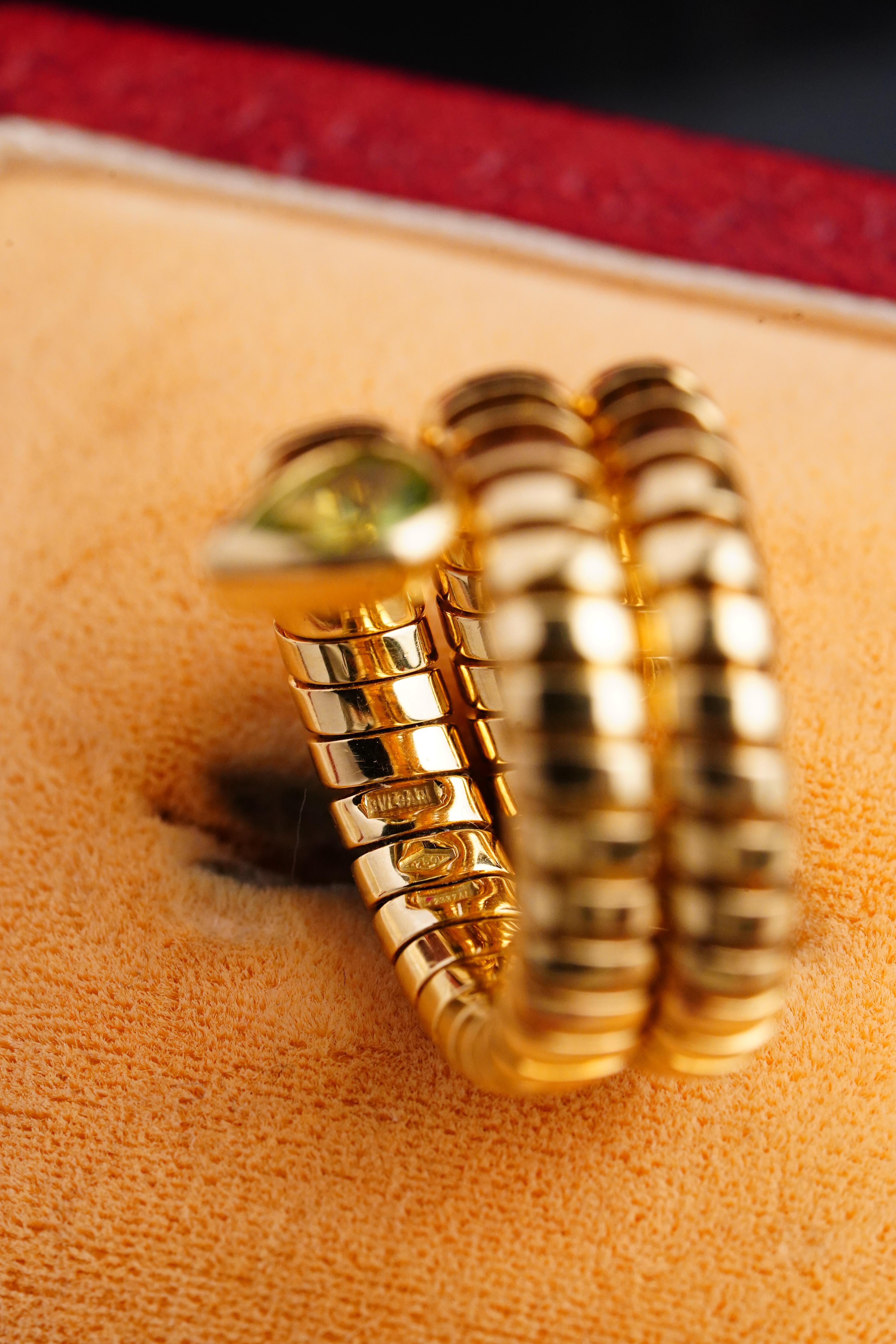 Pear Cut Bvlgari Vintage Serpenti Tubogas Peridot Yellow Gold Ring For Sale