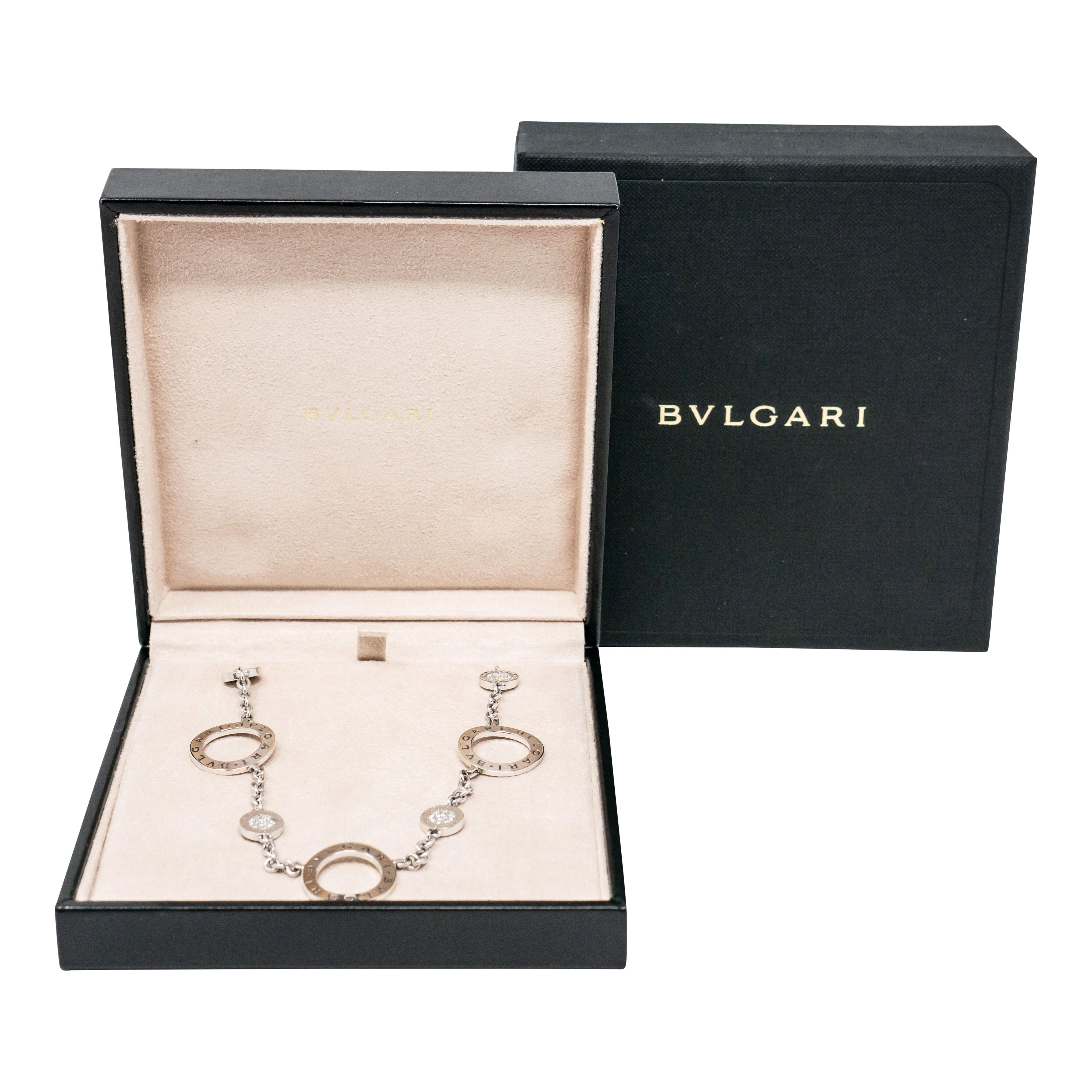 Contemporary Bvlgari White Gold Cotton Small Pendant Necklace For Sale