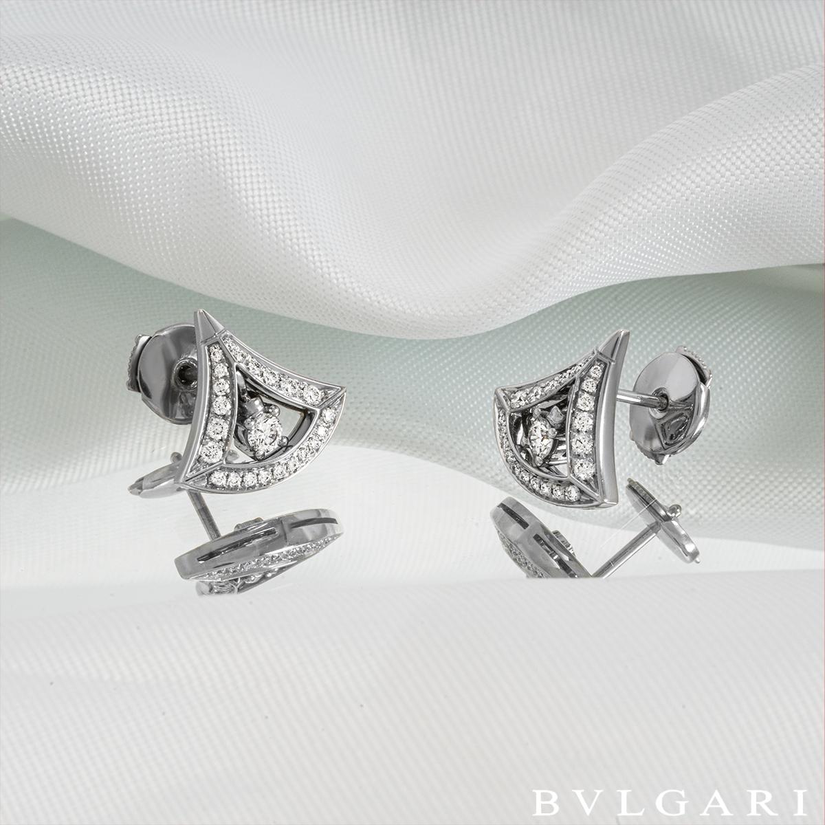 Bvlgari Boucles d'oreilles « Divas » en or blanc et diamants 354049 1