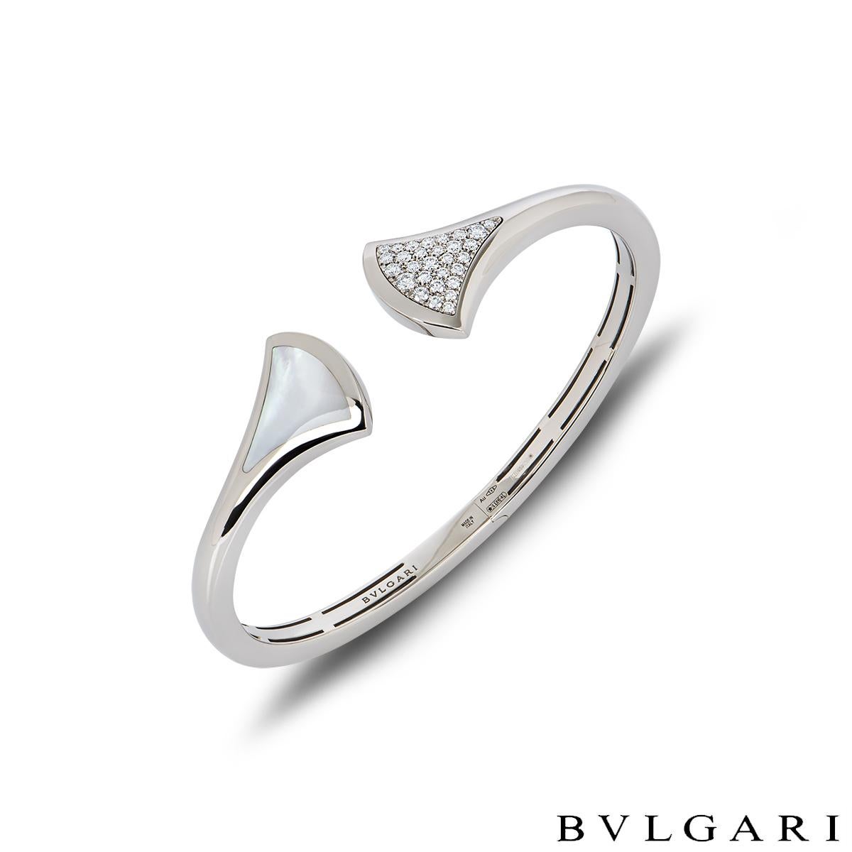 Bvlgari White Gold Diamond & Mother of Pearl Divas' Dream Bracelet In Excellent Condition In Mayfair, London, London