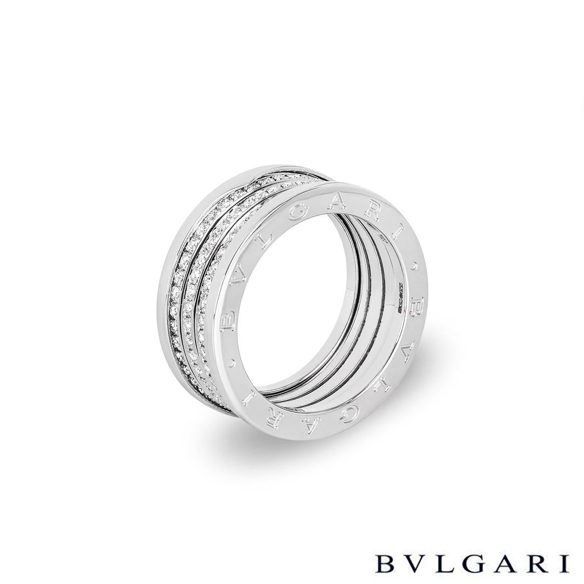 Bague en or blanc 18 carats de Bvlgari, non portée, ornée de diamants, de la collection B.Zero1. Les spirales caractéristiques sont serties de diamants ronds de taille brillant, pesant environ 0,80 ct. La bague présente également la signature 