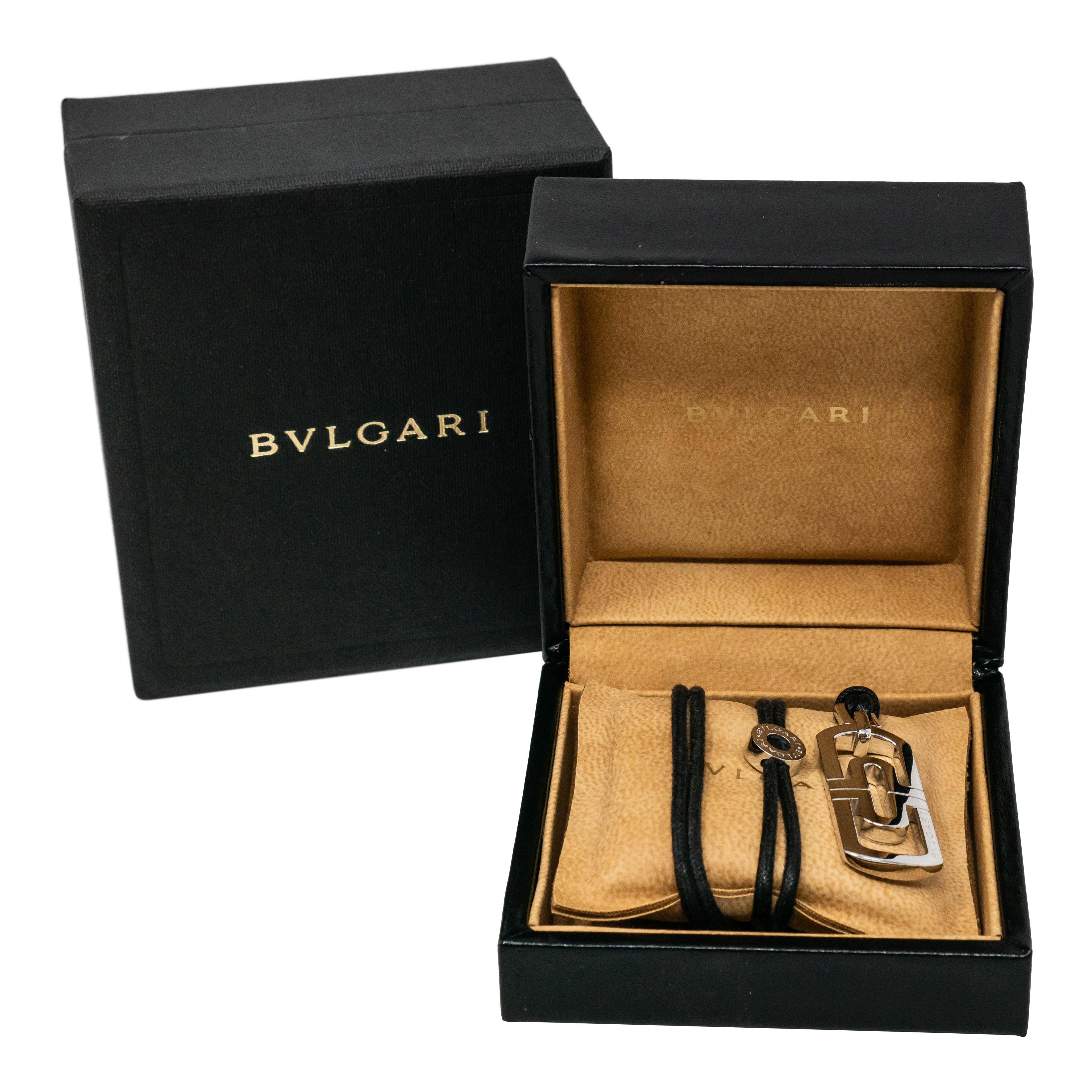 Bvlgari White Gold Pavé Diamonds Necklace In Excellent Condition For Sale In Miami, FL