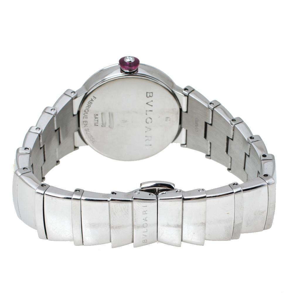 A fine wristwatch to grace the wrists of those with a refined taste. The watch from Bvlgari is crafted from stainless steel. The Mother of Pearl dial has two hands and elegant diamond markers. The beautiful timepiece is complete with a bracelet that