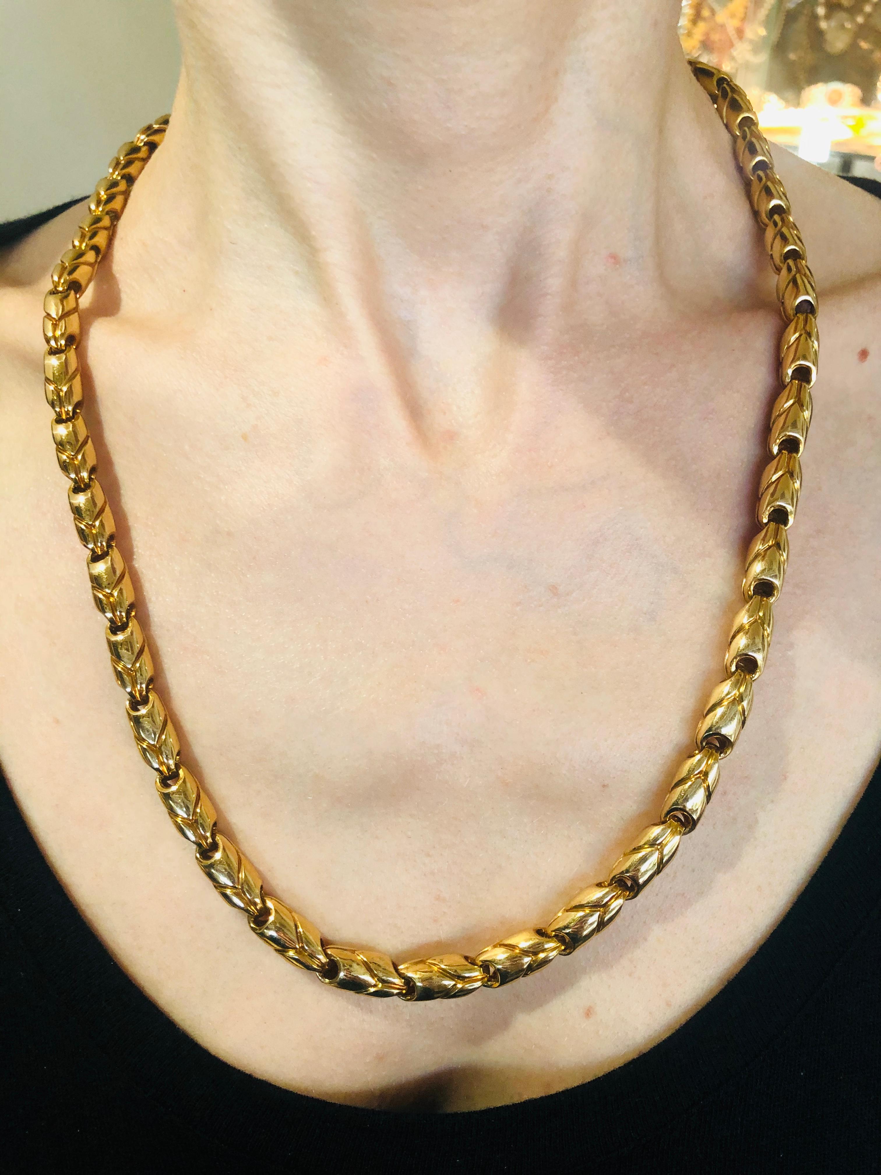 Elegant and stylish chain necklace created by Bulgari in Italy in the 1970s. Substantial and wearable, the necklace is a great addition to your jewelry collection. You will enjoy wearing it on its own as well as piling it up with your other
