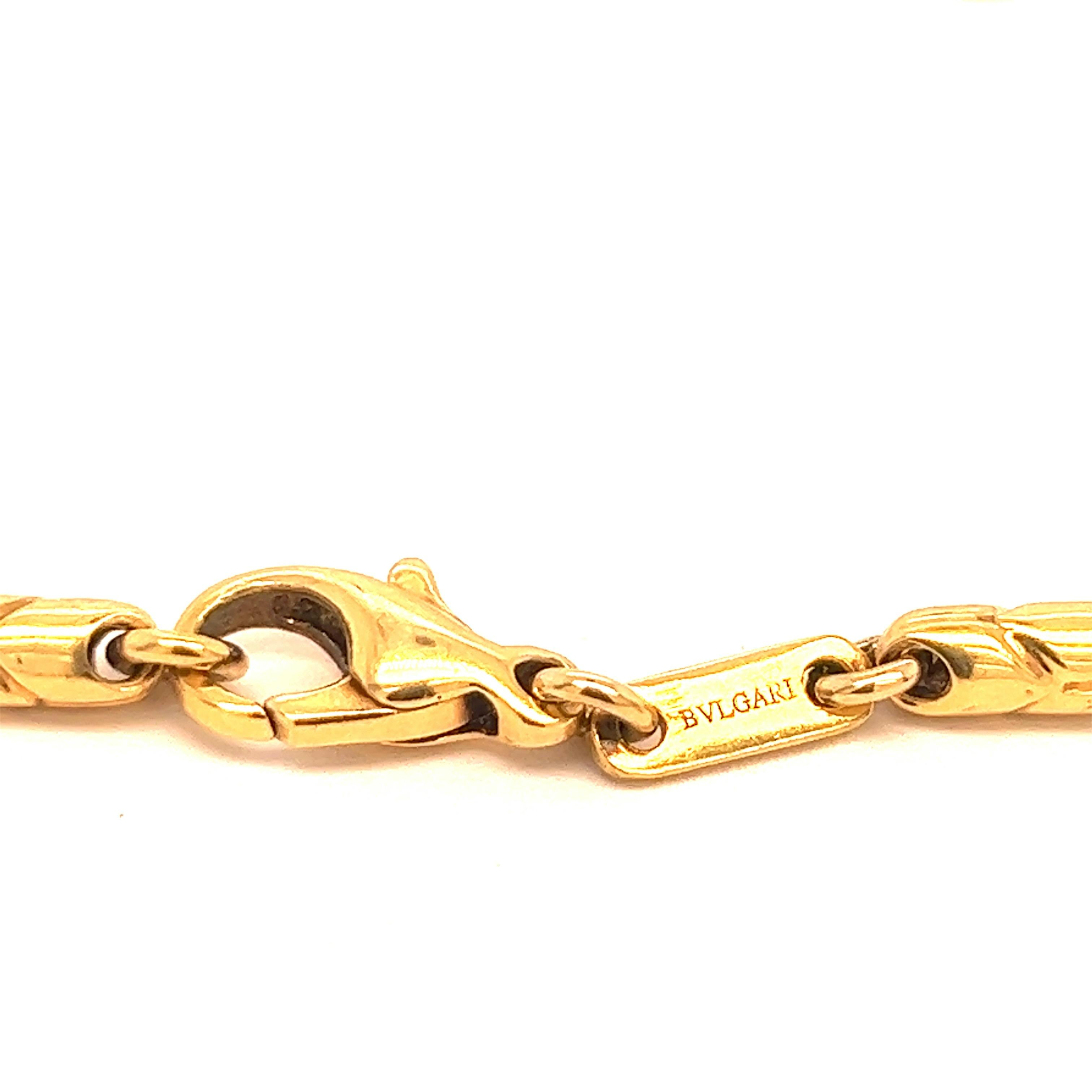 Bvlgari Zodiac Anhänger Gold Halskette im Zustand „Hervorragend“ im Angebot in New York, NY