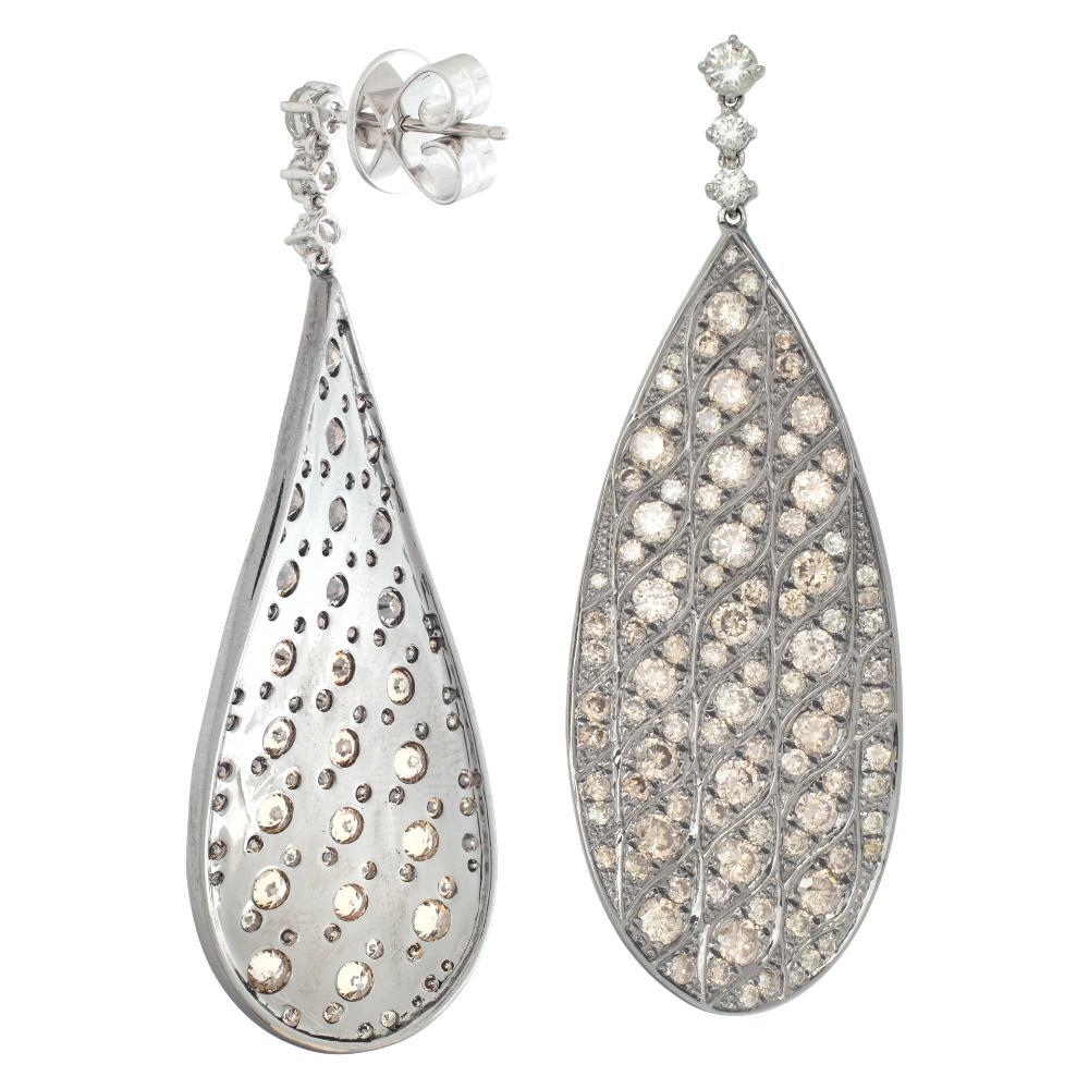 Women's B&W rhodium gold dangling diamond earrings w/ white & pink color diamonds For Sale