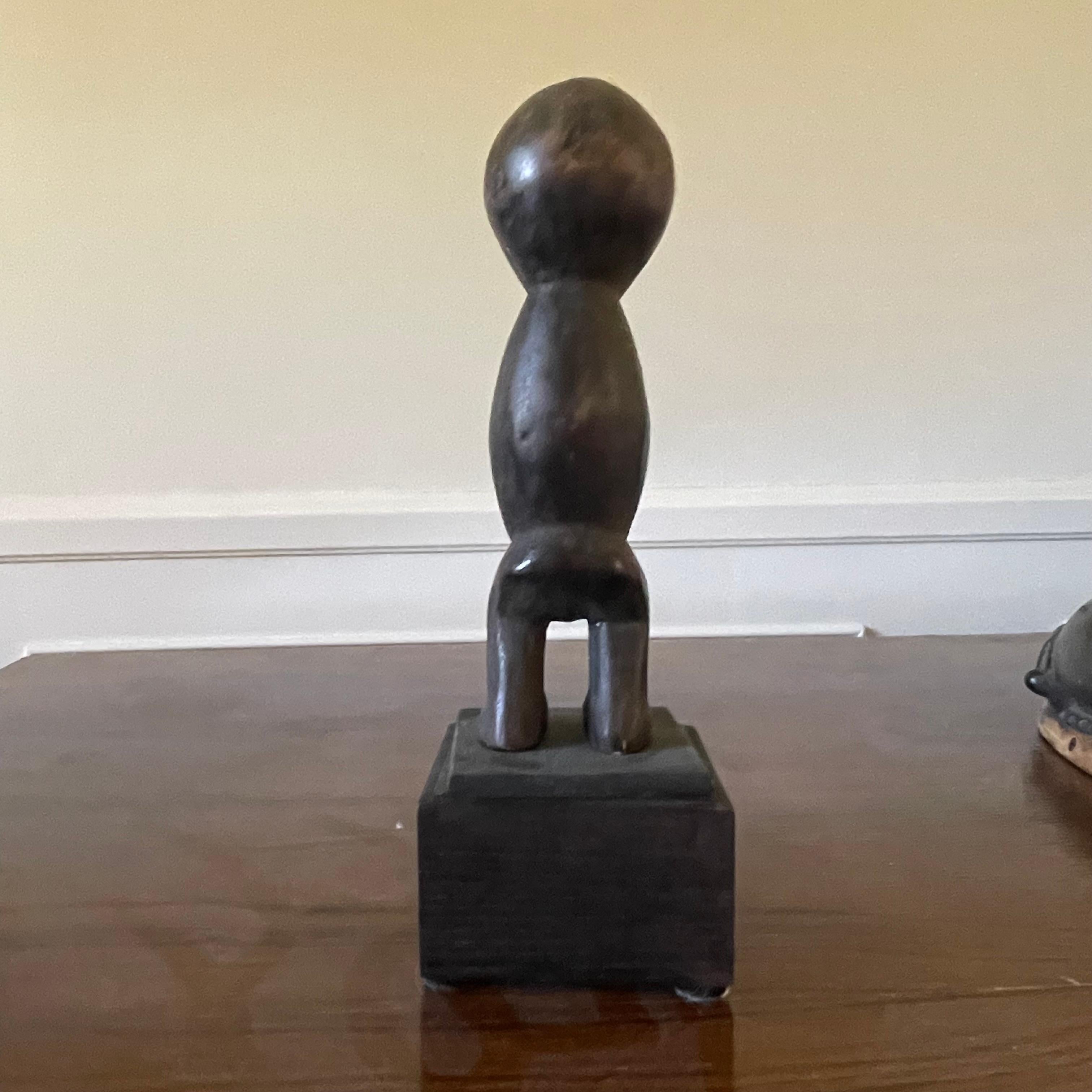 Statua dell'iniziazione di Bwami, popolo Lega, inizio del XX secolo In condizioni buone in vendita a CA, CA