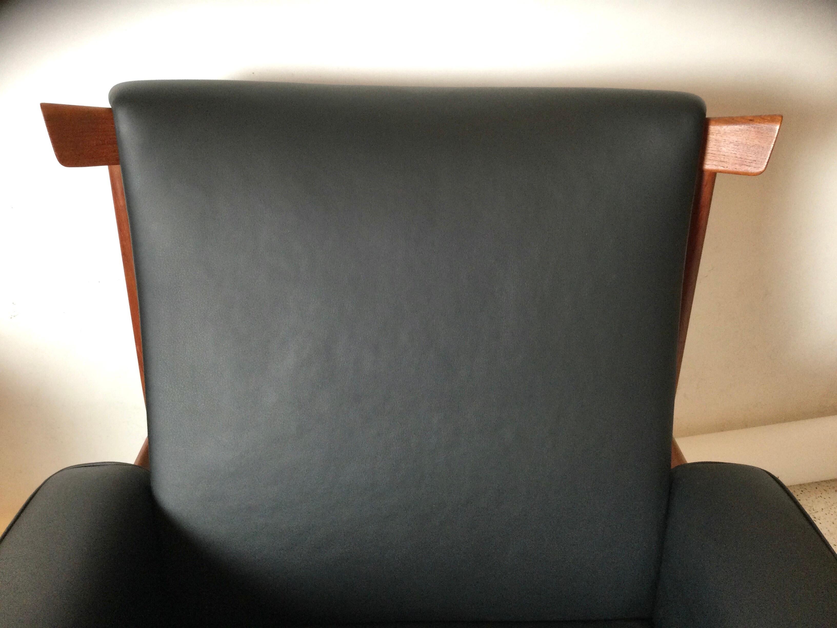 Bwana Lounge Chair by Finn Juhl 1