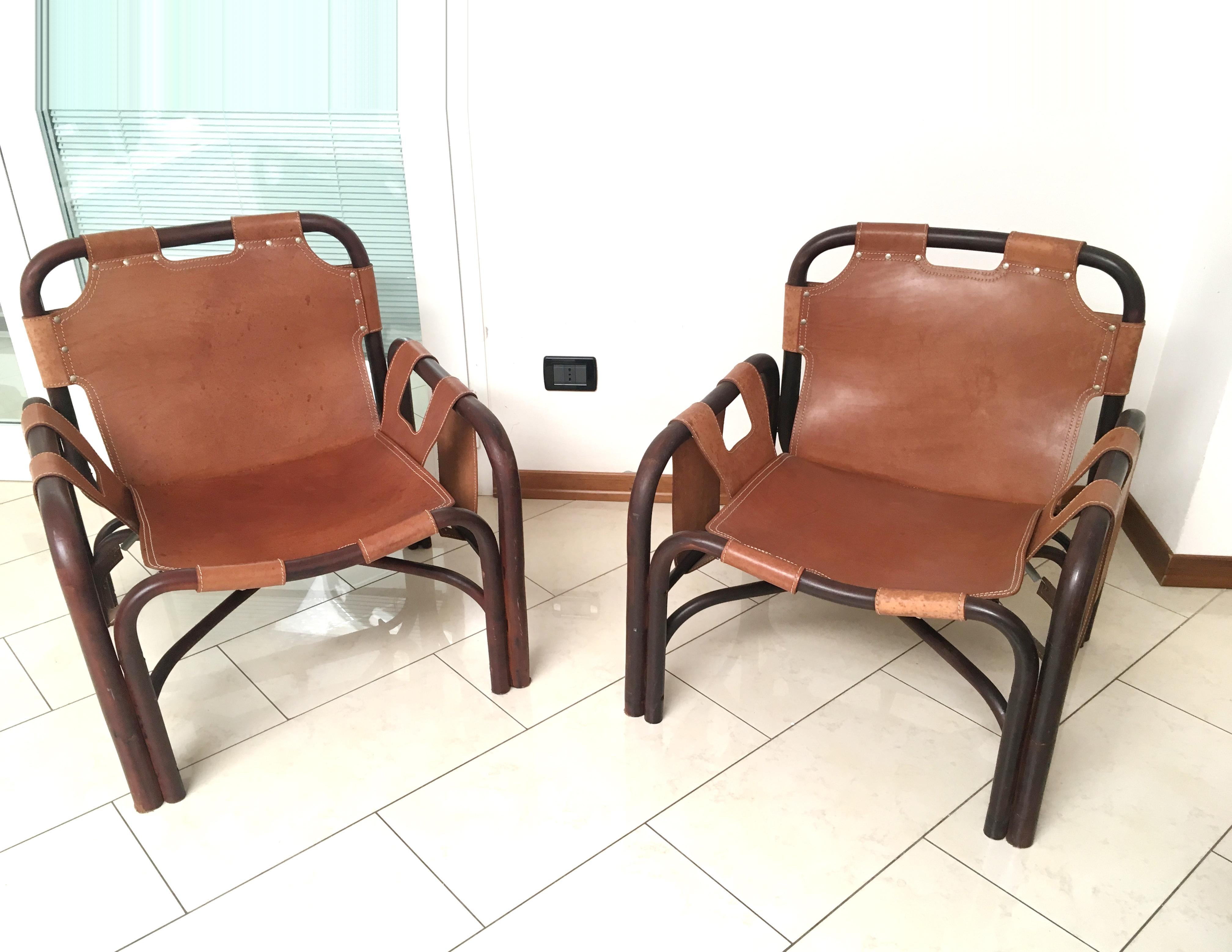 Pair of Bonacina Midcentury Rattan and Brown Leather Italian Armchairs, 1960s In Good Condition In Roma, IT
